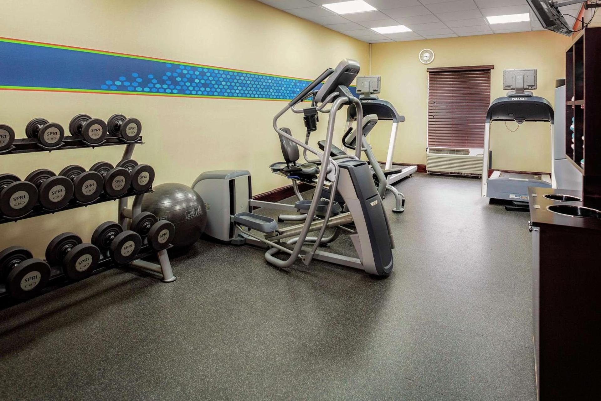 Hampton Inn Atlanta-Fairburn photo 31
