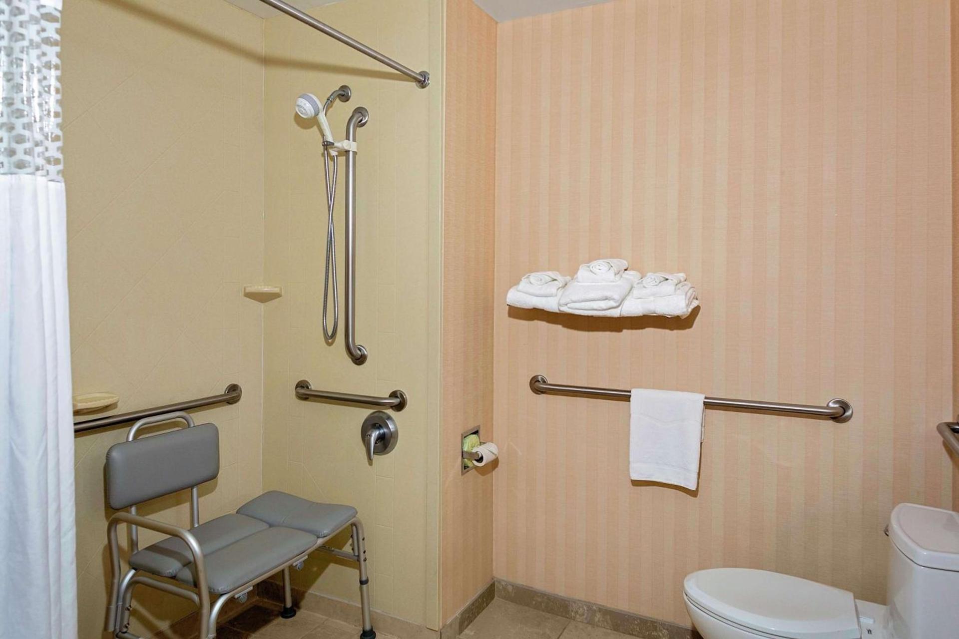 Hampton Inn Atlanta-Fairburn photo 34
