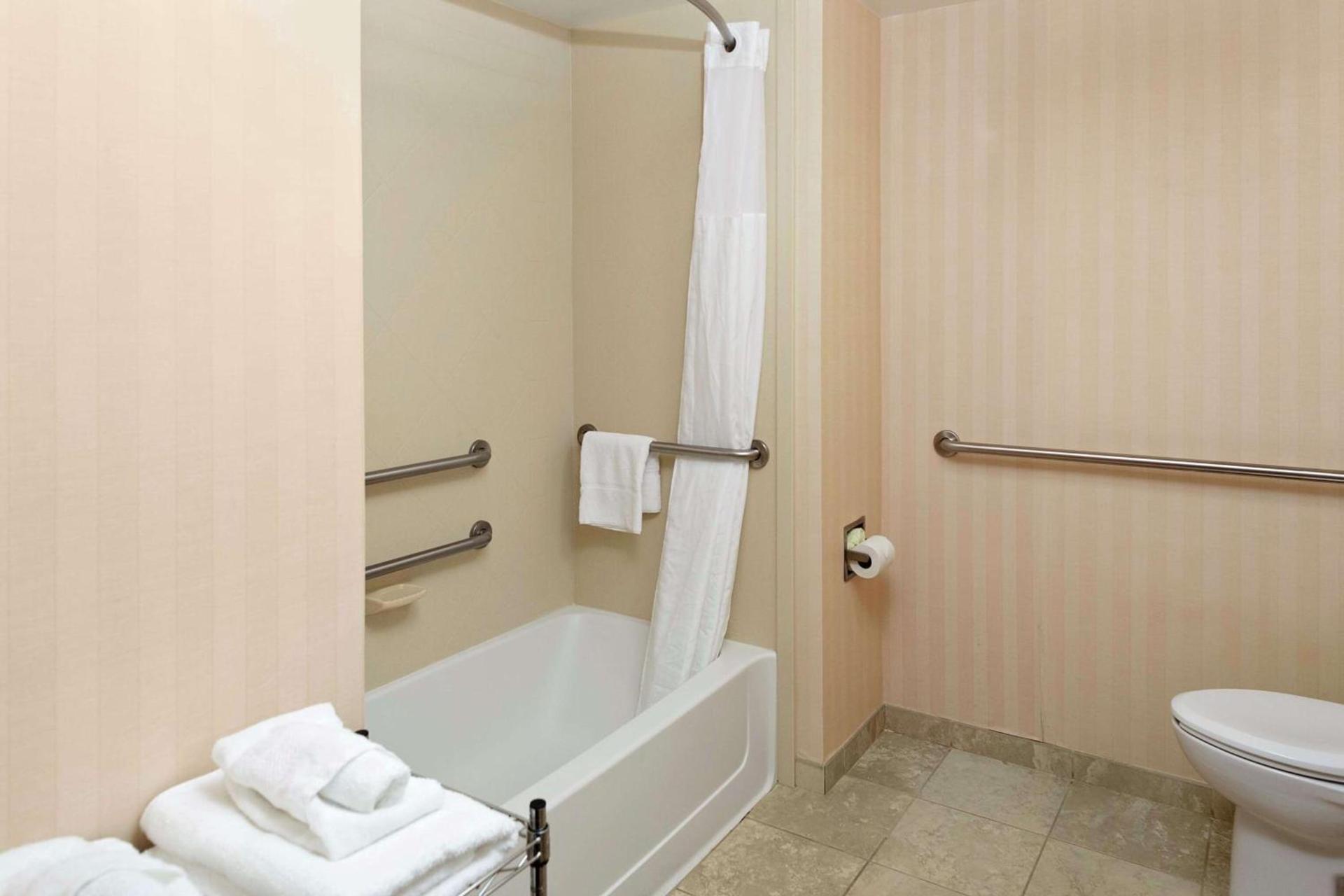 Hampton Inn Atlanta-Fairburn photo 38
