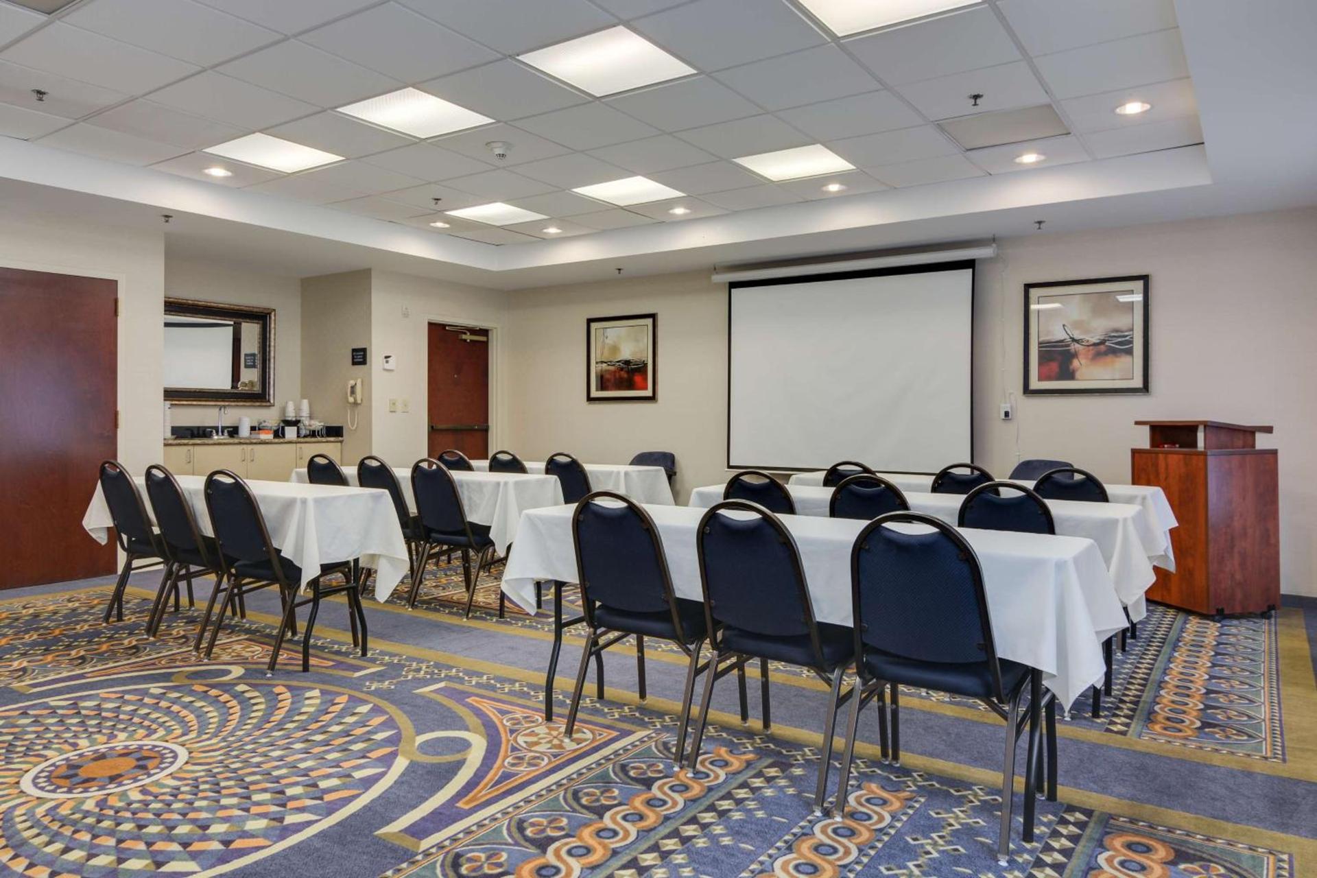 Hampton Inn Atlanta-Fairburn photo 57