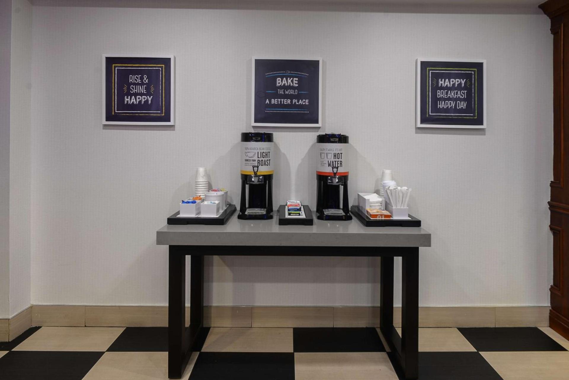 Hampton Inn & Suites Atlanta-Six Flags photo 7