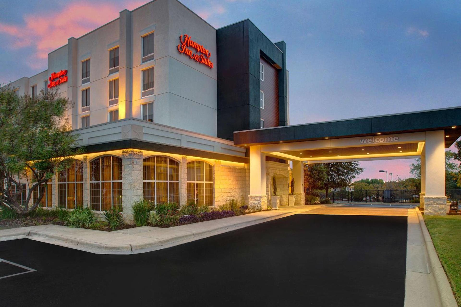 Hampton Inn & Suites-Austin Airport photo 1