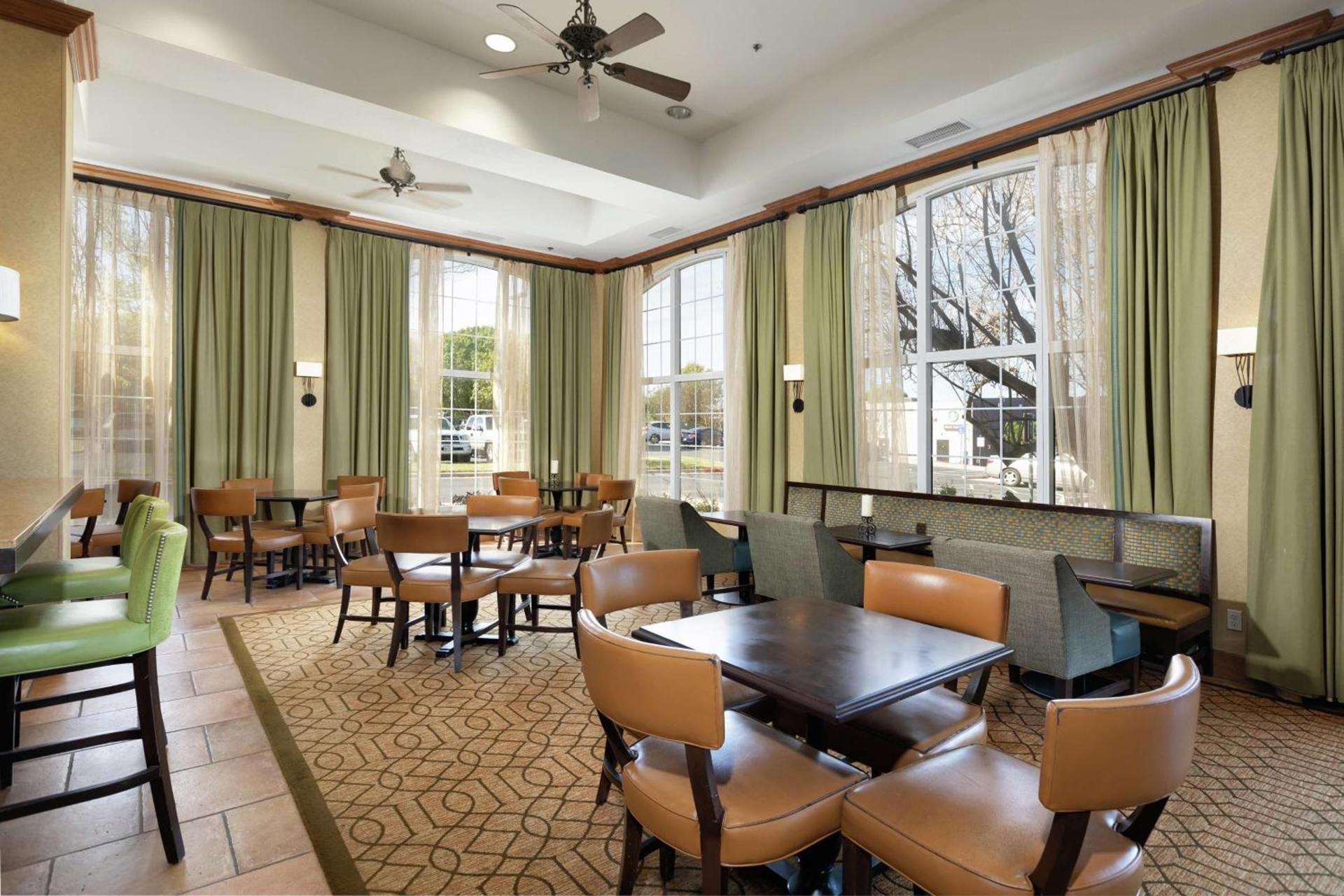 Hampton Inn & Suites-Austin Airport photo 9