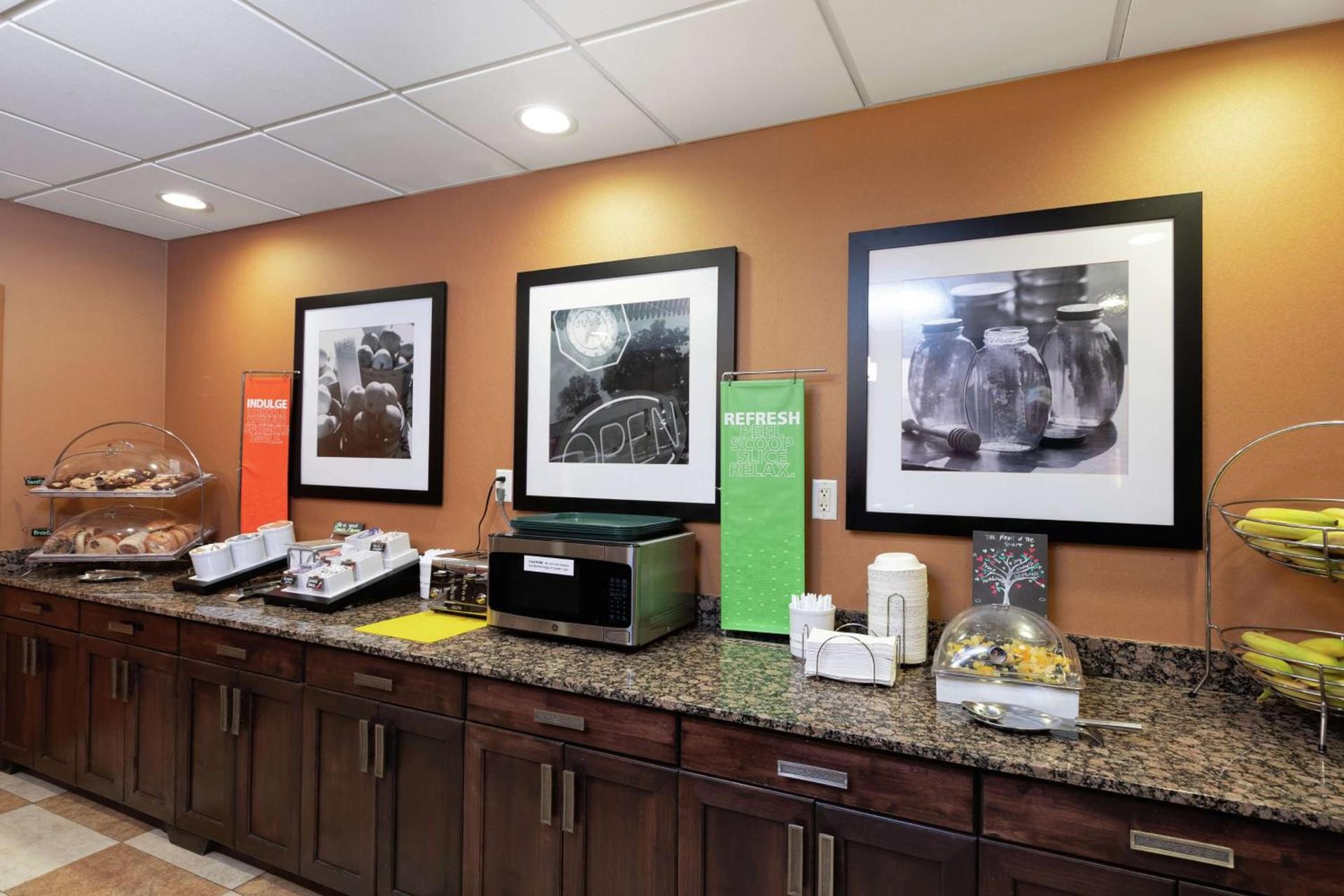 Hampton Inn & Suites-Austin Airport photo 14