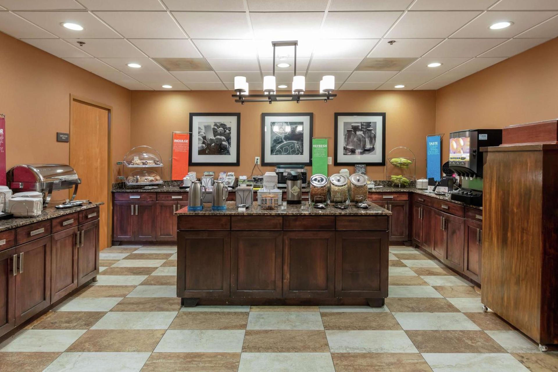 Hampton Inn & Suites-Austin Airport photo 16