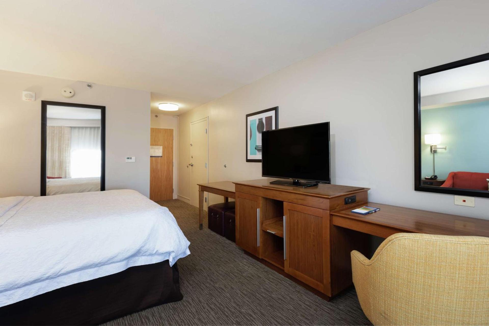 Hampton Inn & Suites-Austin Airport photo 21