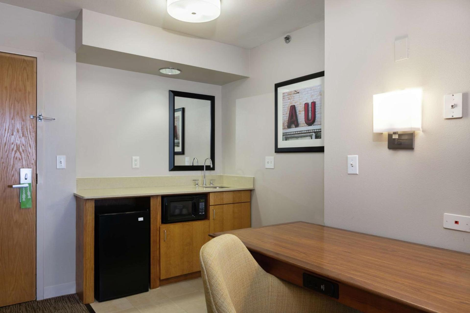 Hampton Inn & Suites-Austin Airport photo 30