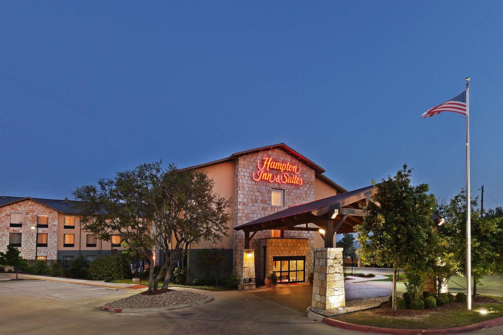 Hampton Inn and Suites Austin - Lakeway photo 2