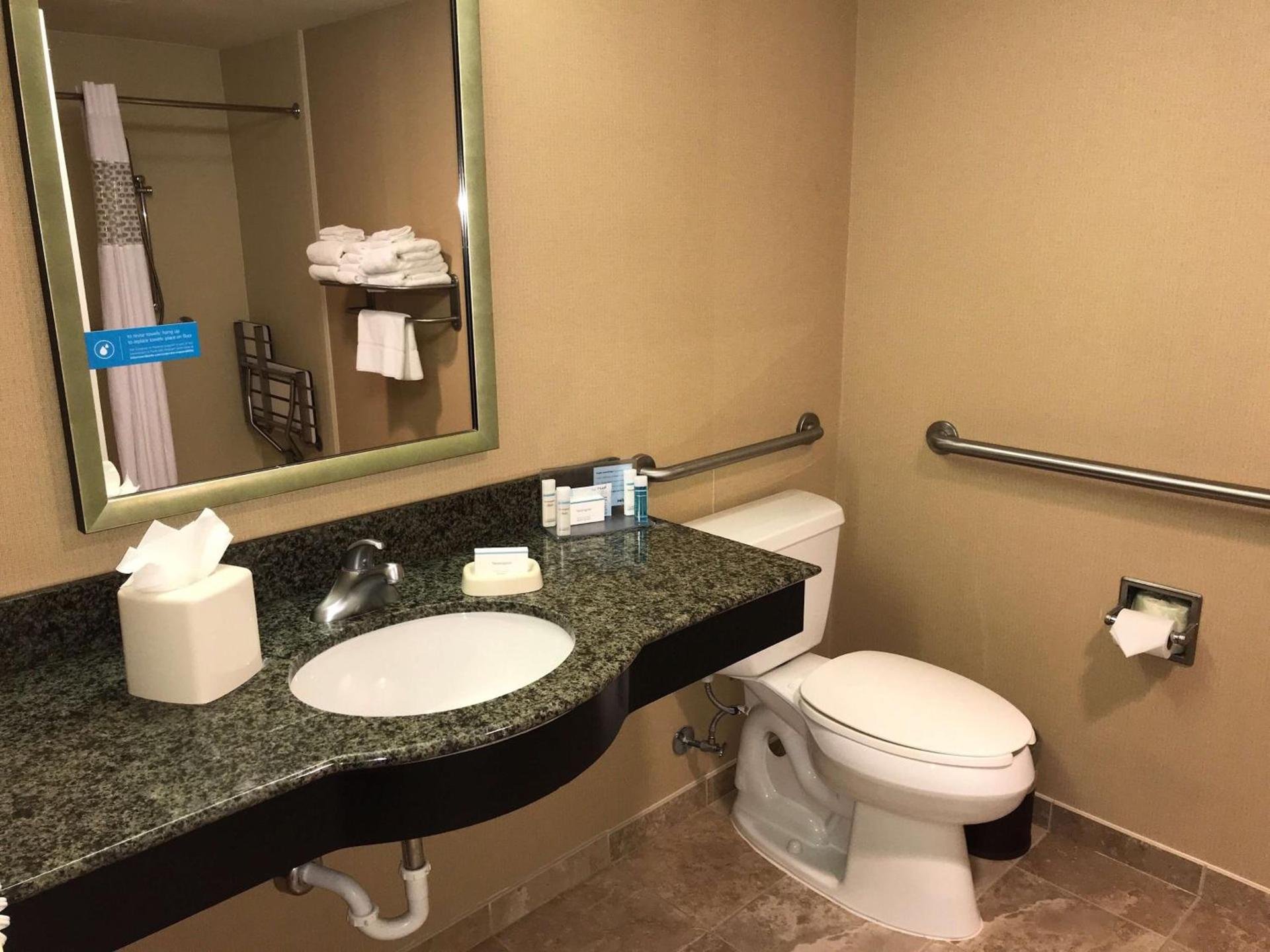 Hampton Inn and Suites Austin - Lakeway photo 17