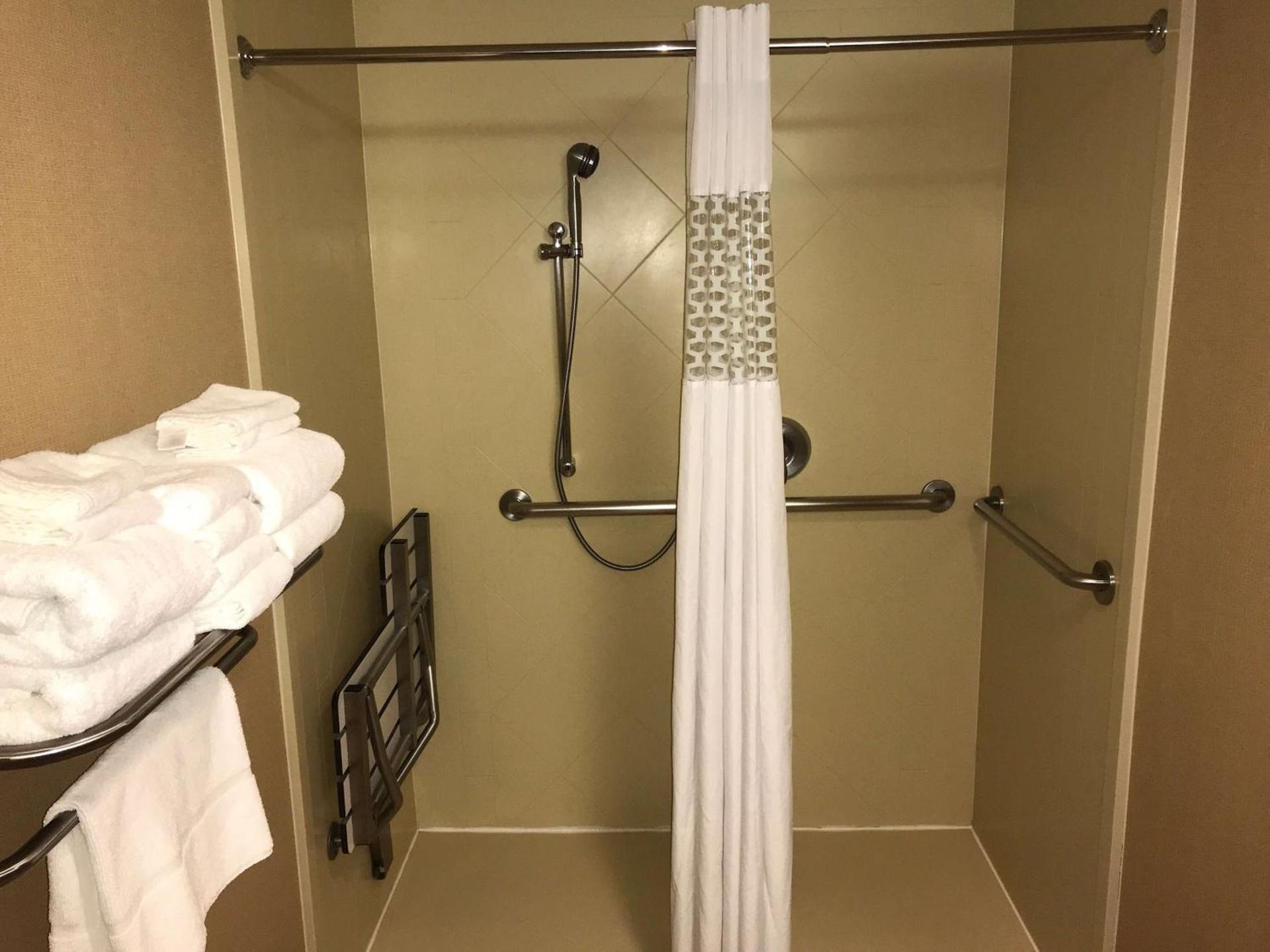 Hampton Inn and Suites Austin - Lakeway photo 21