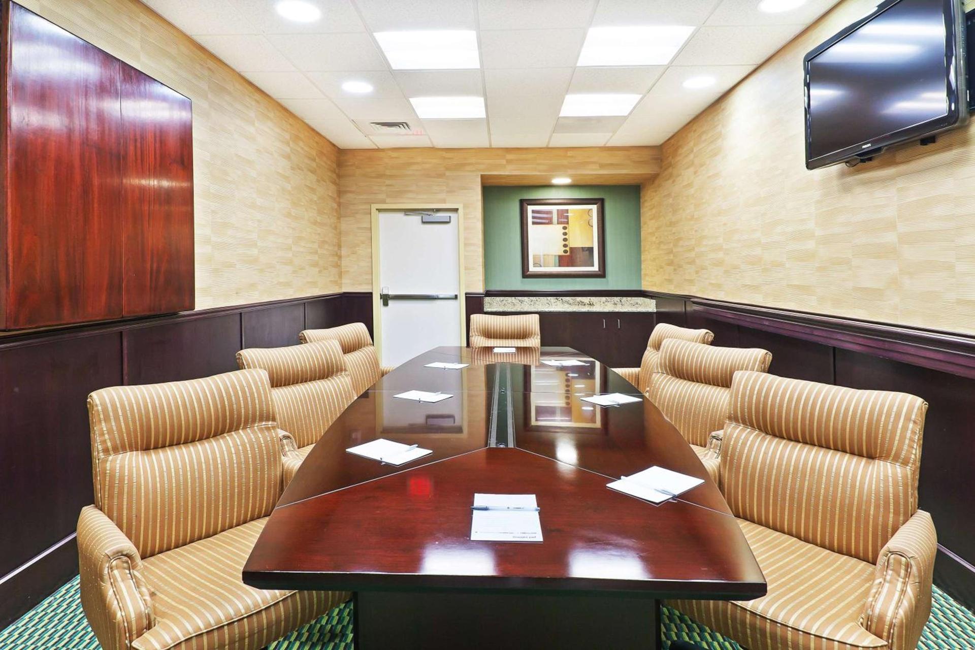 Hampton Inn and Suites Austin - Lakeway photo 33