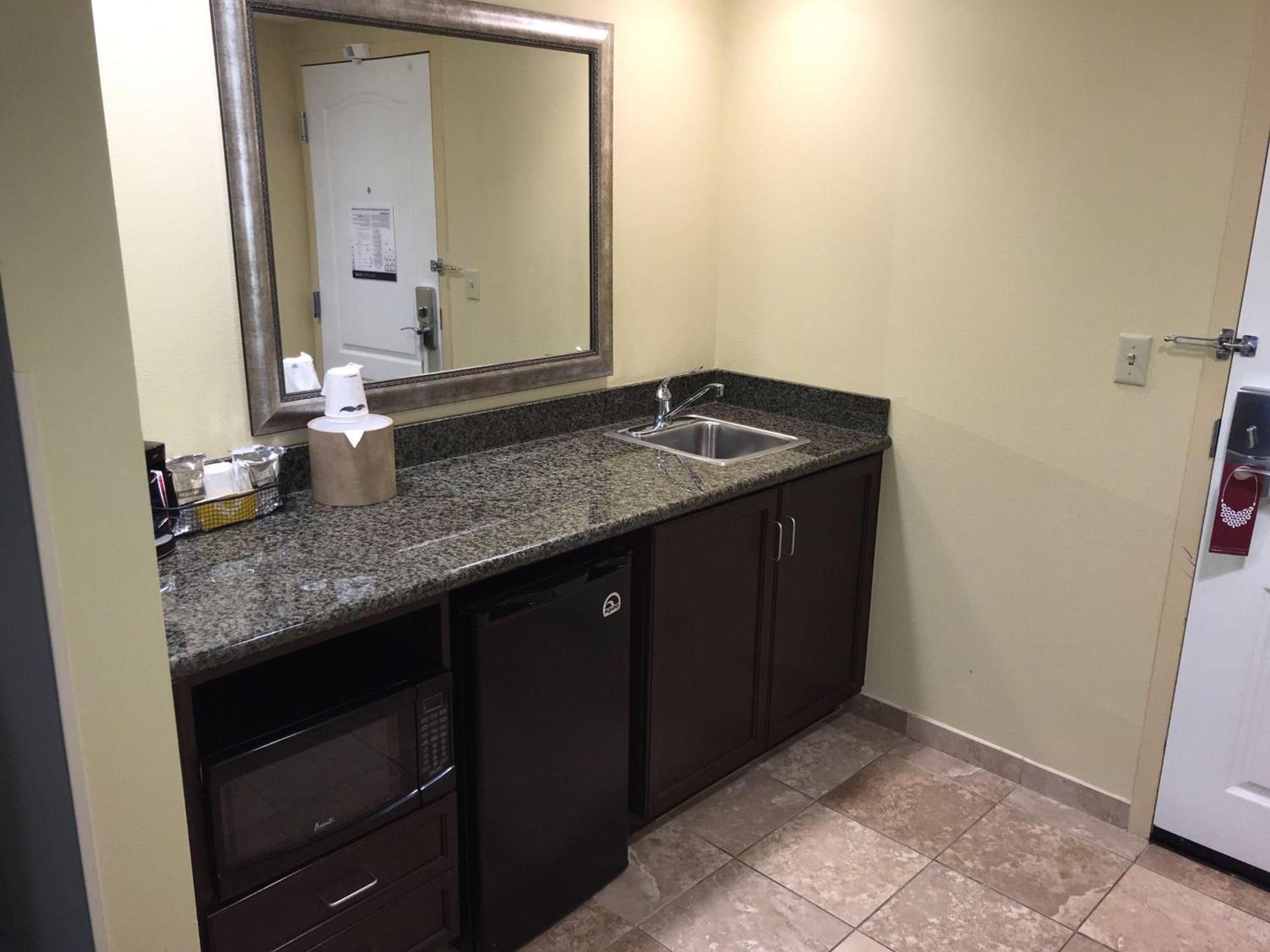 Hampton Inn and Suites Austin - Lakeway photo 36