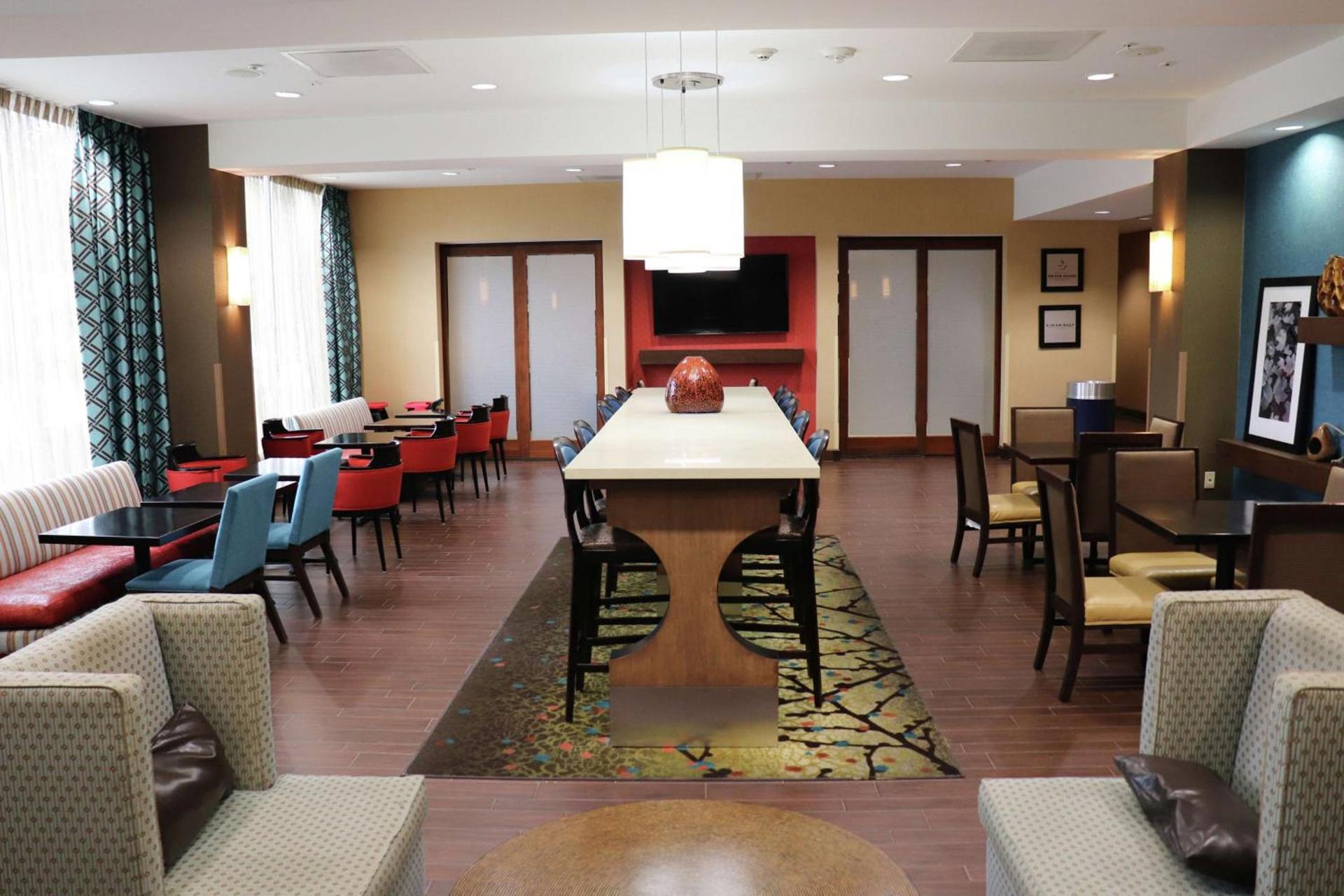 Hampton Inn Austin Oak Hill photo 3