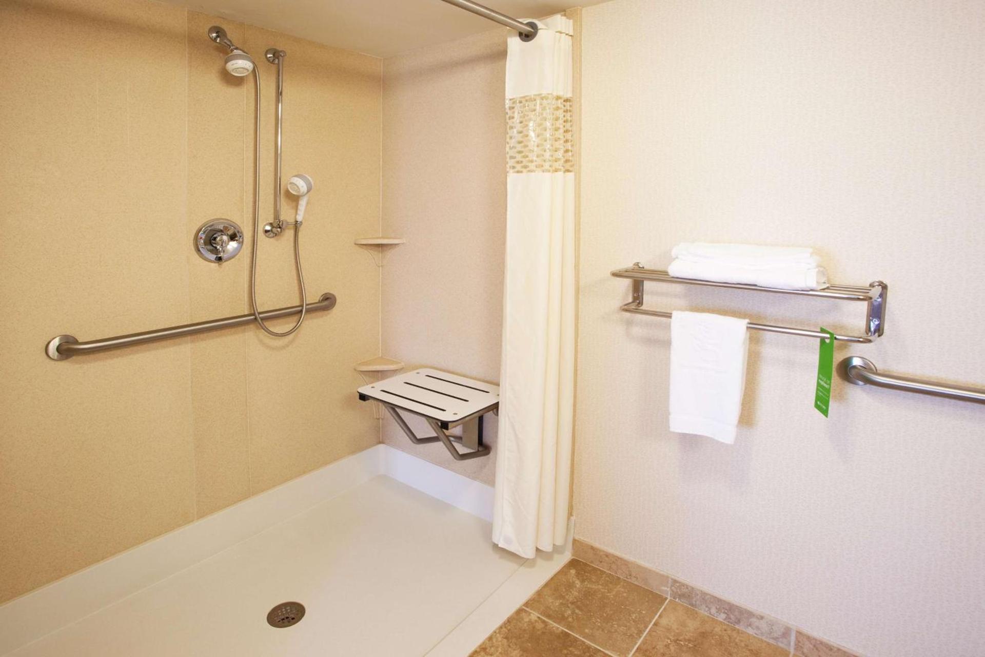 Hampton Inn & Suites Lanett/West Point photo 27