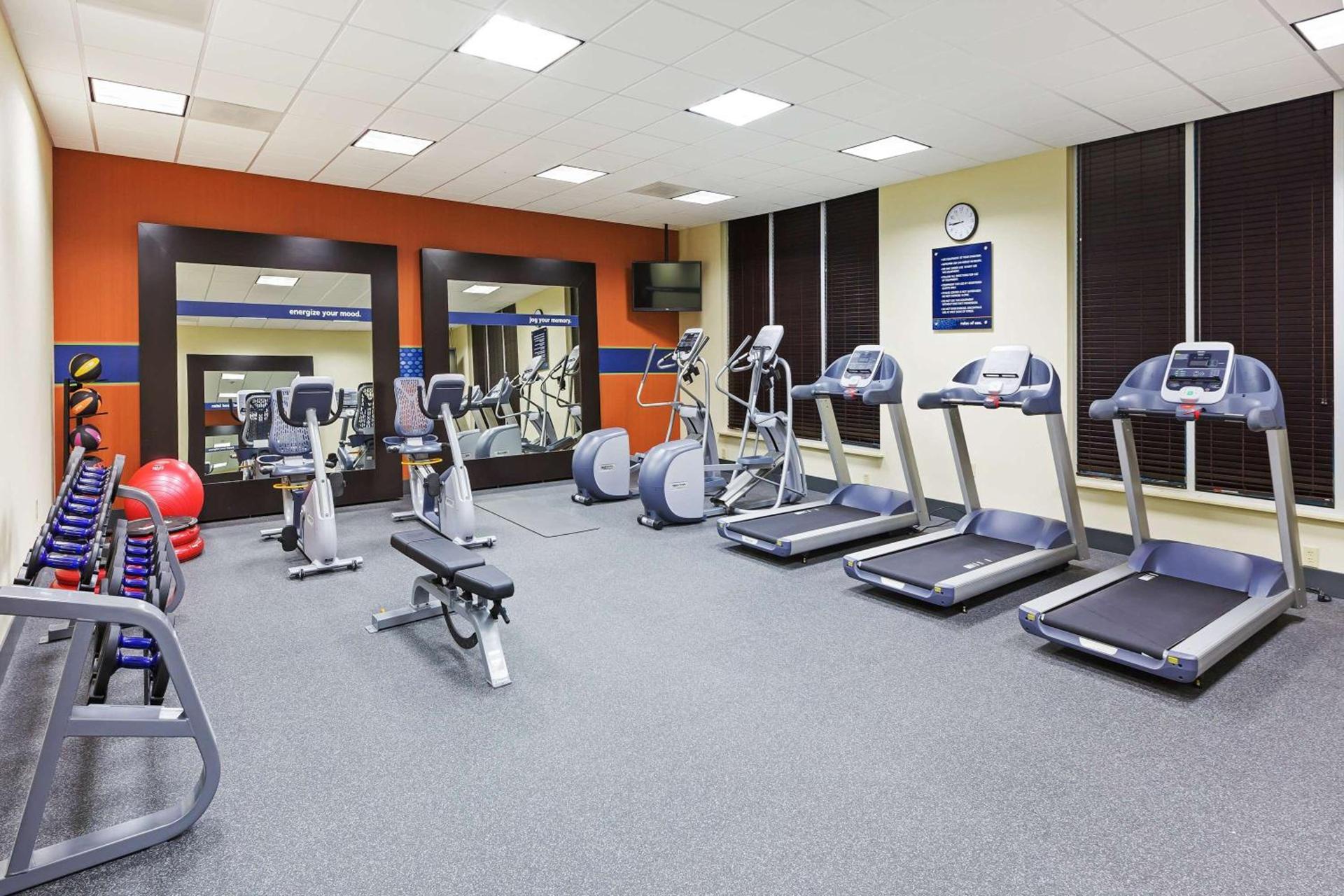 Hampton Inn Austin Oak Hill photo 9