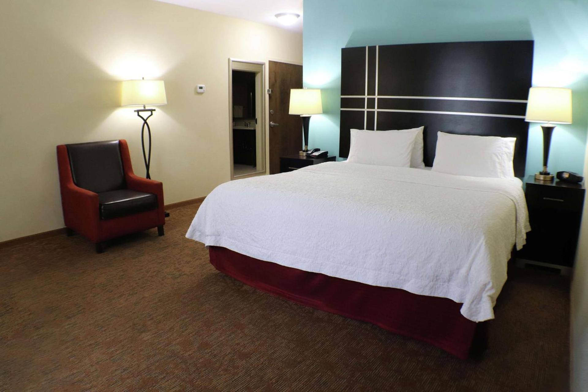 Hampton Inn Austin Oak Hill photo 10