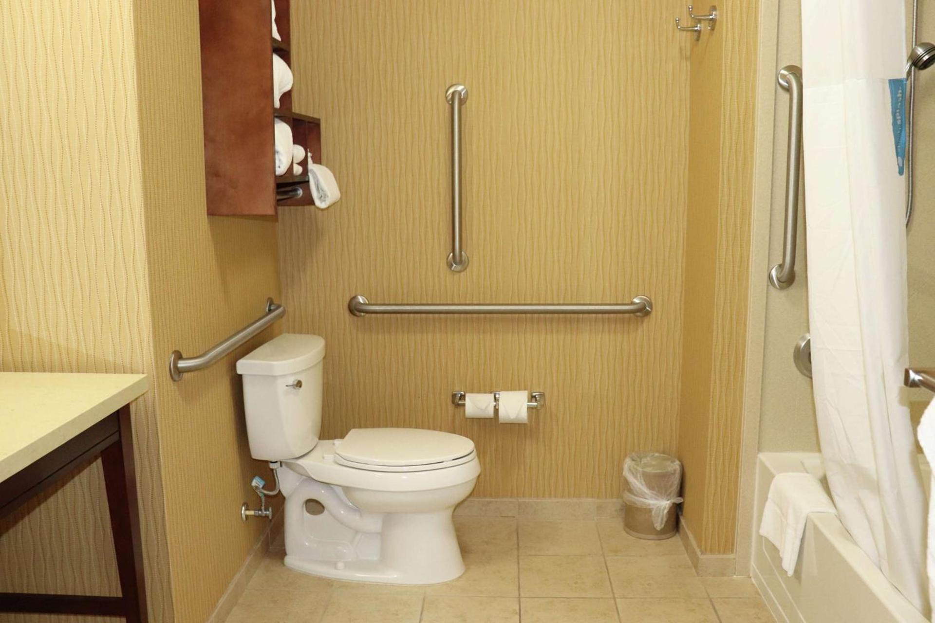 Hampton Inn Austin Oak Hill photo 24