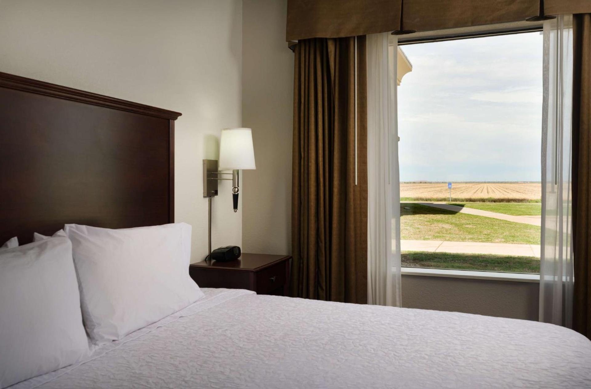 Hampton Inn & Suites Altus photo 17