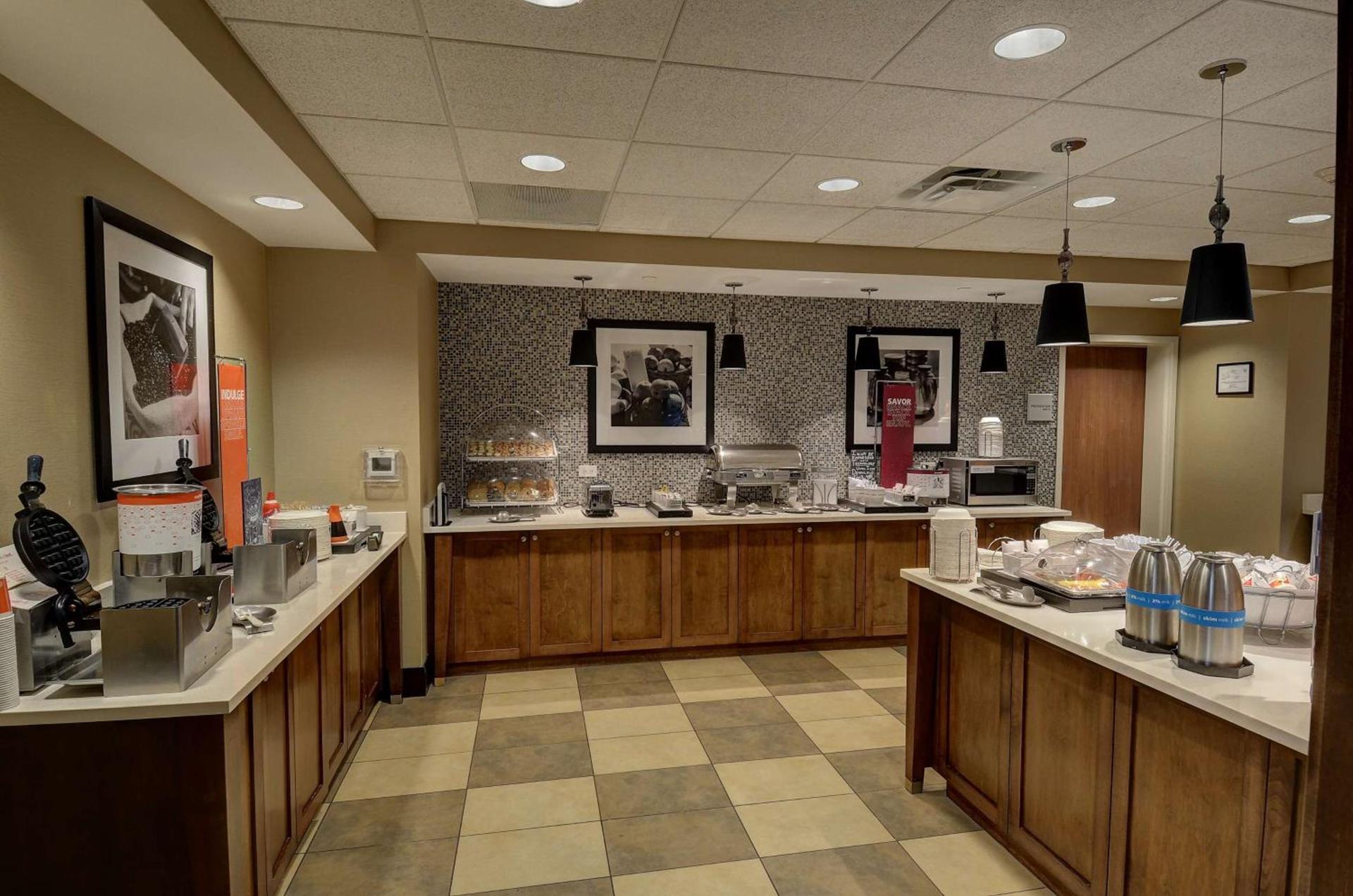 Hampton Inn & Suites Baltimore/Woodlawn photo 3