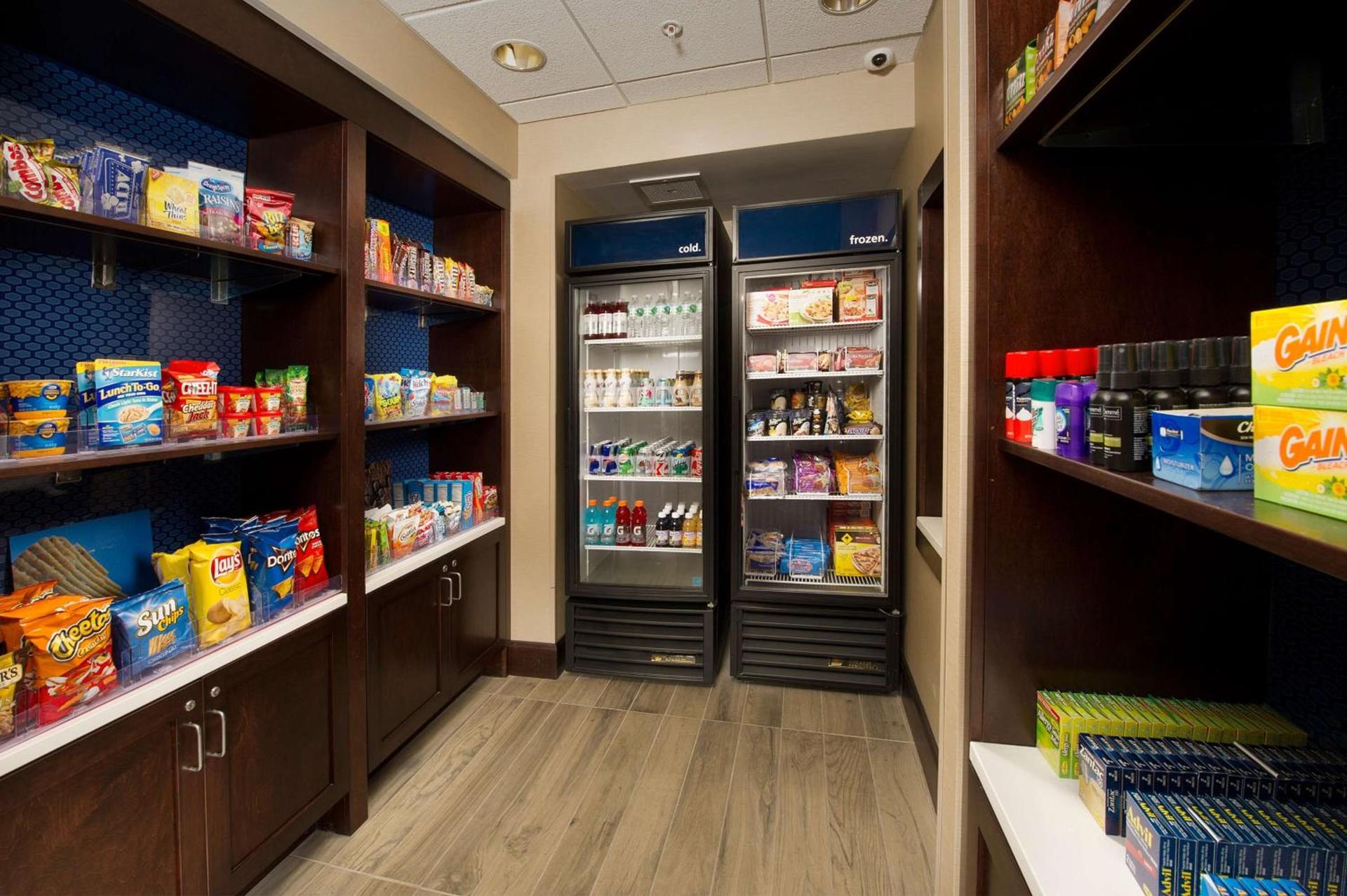 Hampton Inn & Suites Baltimore/Woodlawn photo 12