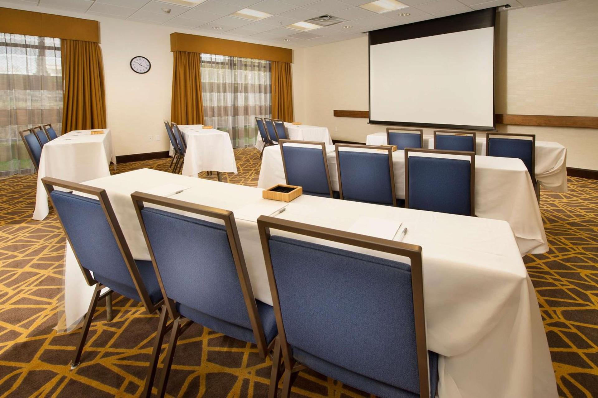 Hampton Inn & Suites Baltimore/Woodlawn photo 21