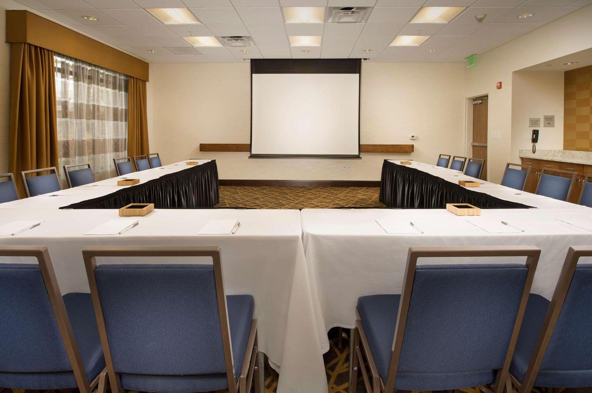 Hampton Inn & Suites Baltimore/Woodlawn photo 20