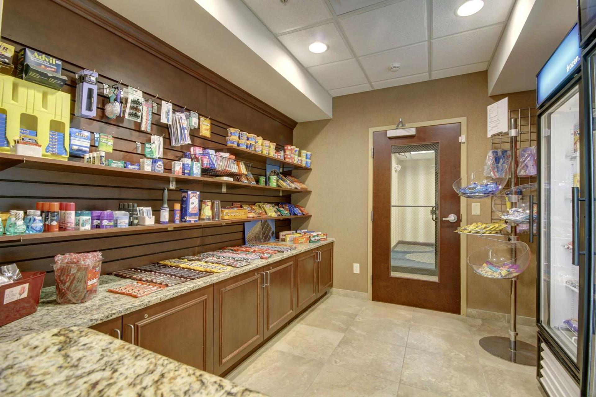 Hampton Inn and Suites Alexandria photo 10