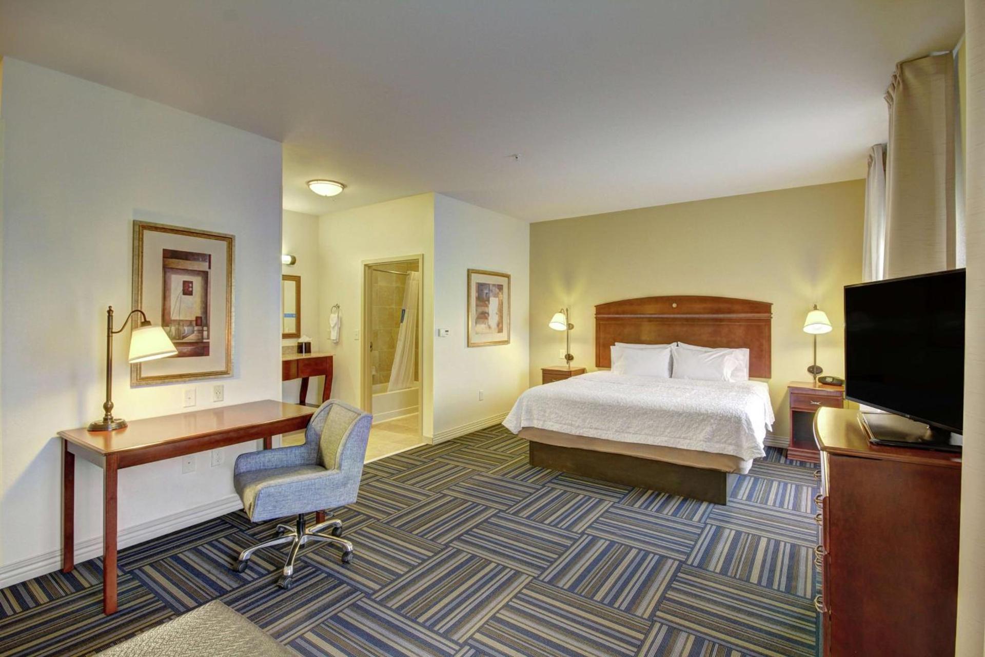 Hampton Inn and Suites Alexandria photo 14