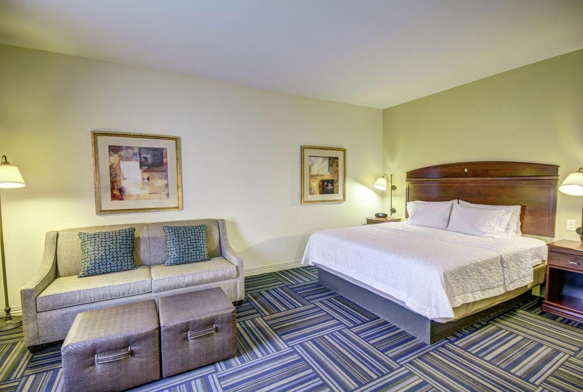 Hampton Inn and Suites Alexandria photo 21