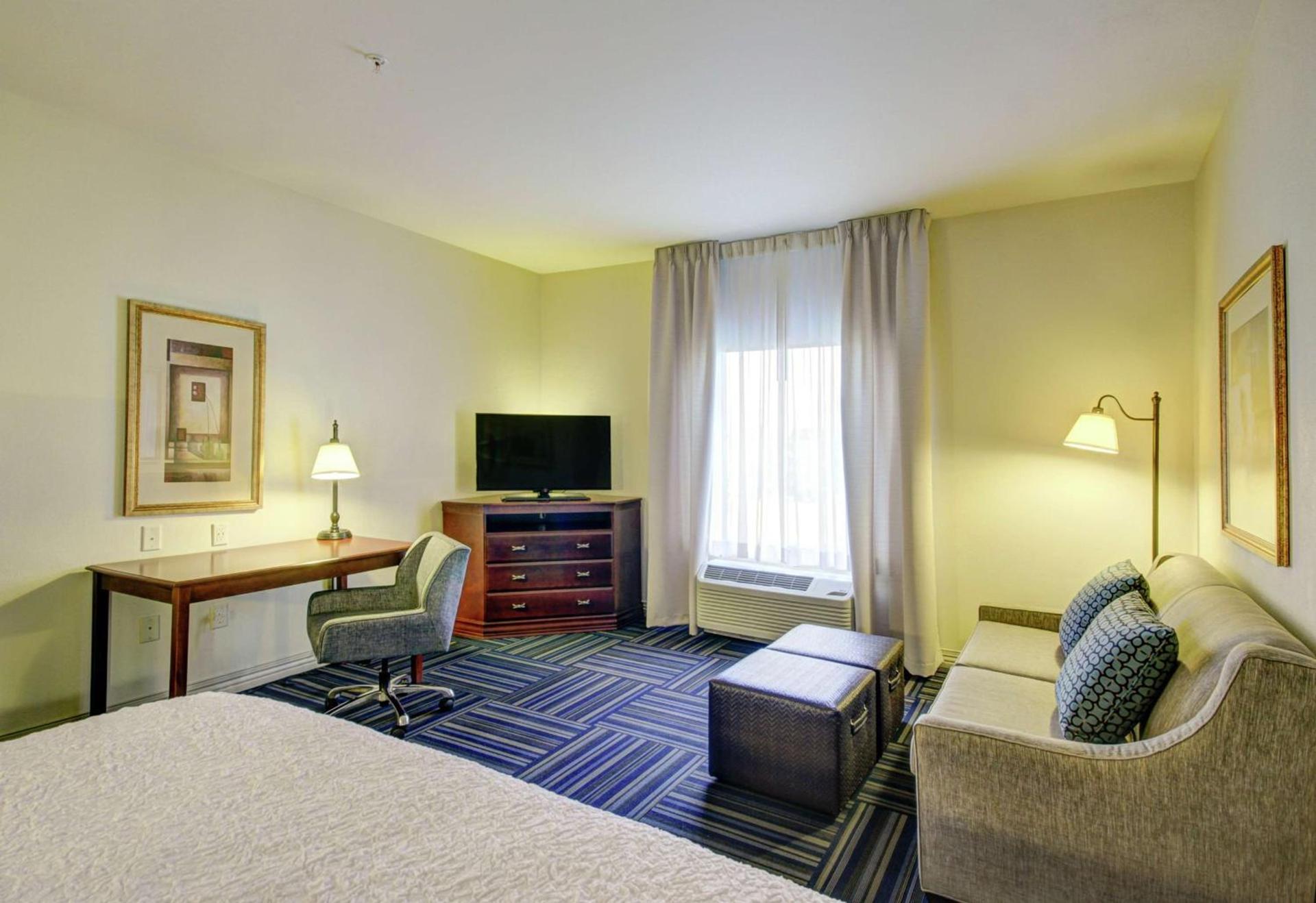 Hampton Inn and Suites Alexandria photo 22