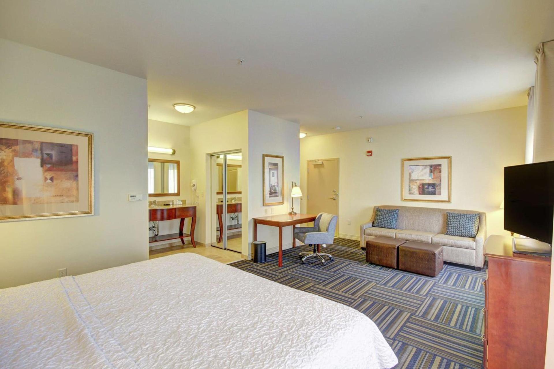 Hampton Inn and Suites Alexandria photo 24