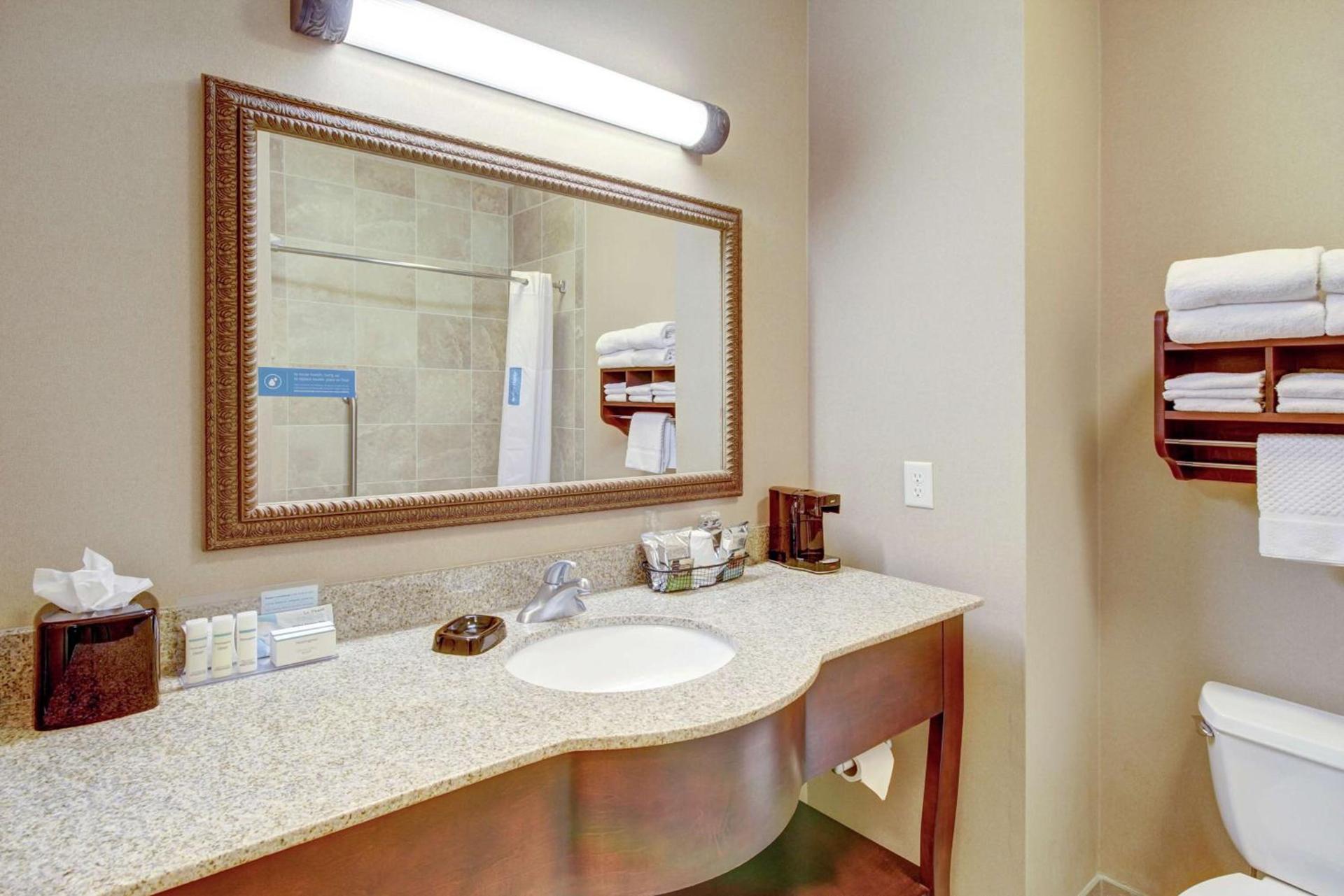 Hampton Inn and Suites Alexandria photo 23