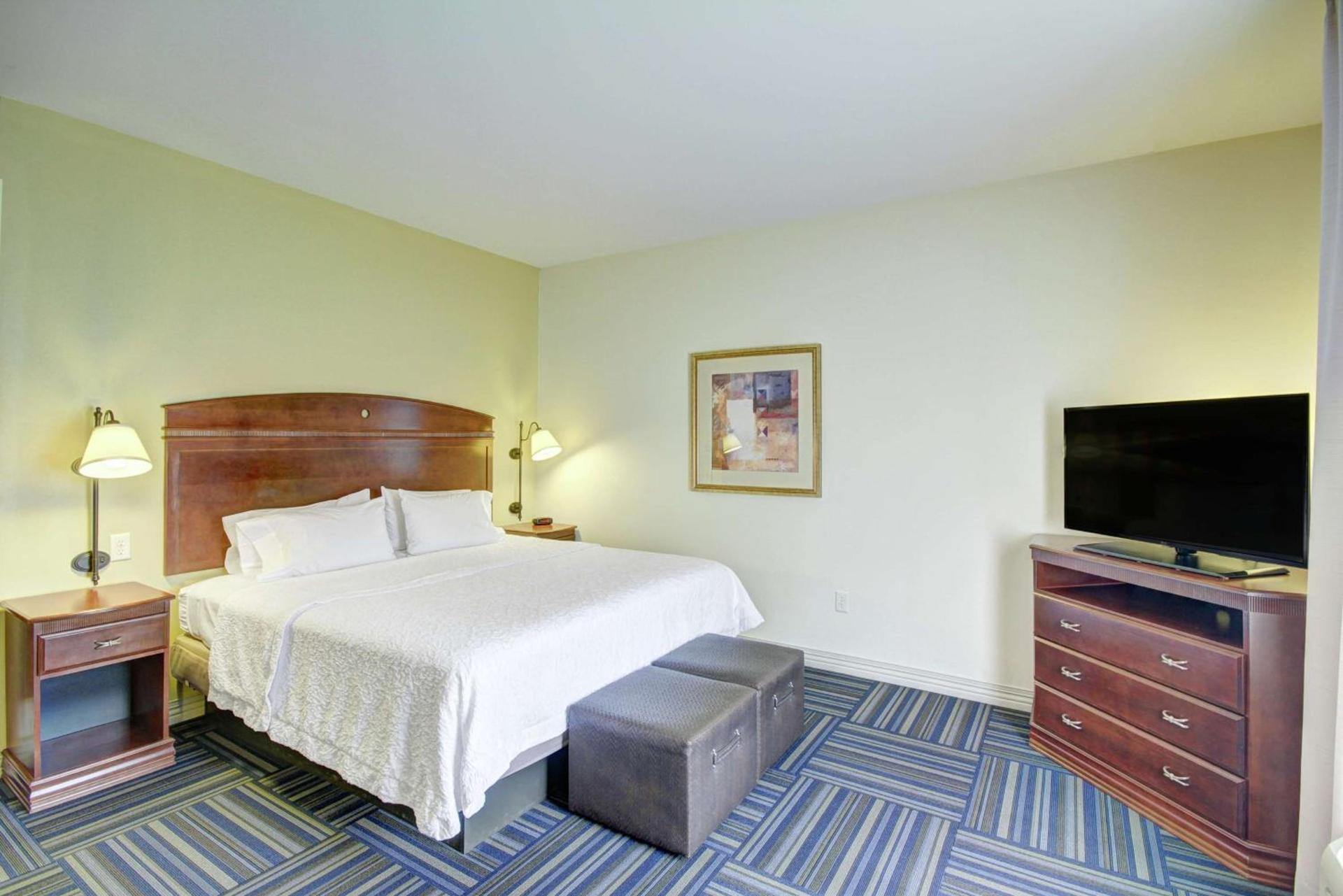 Hampton Inn and Suites Alexandria photo 32
