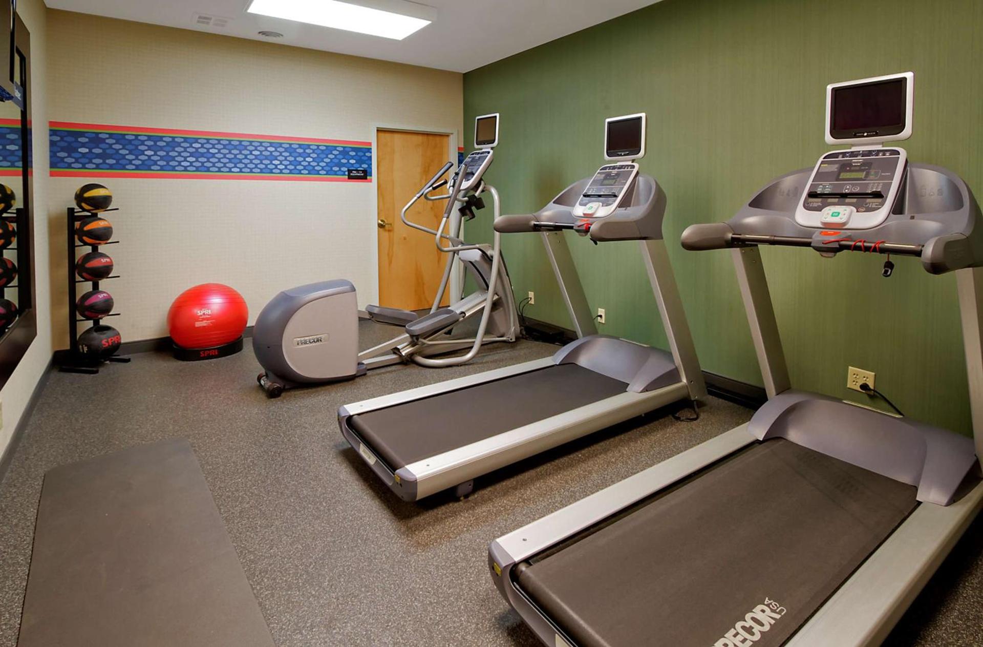 Hampton Inn & Suites Kalamazoo-Oshtemo photo 10
