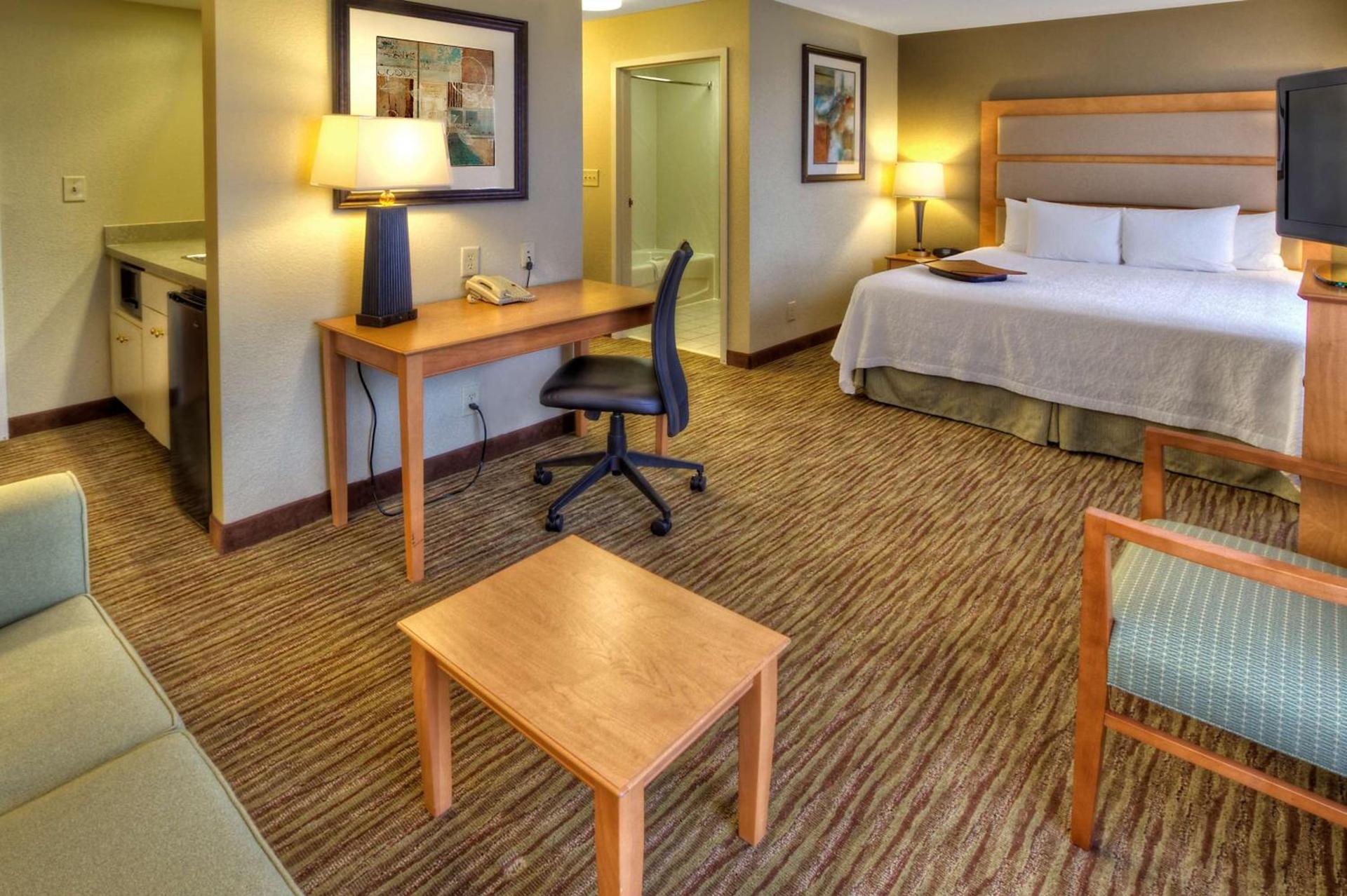 Hampton Inn & Suites Kalamazoo-Oshtemo photo 26