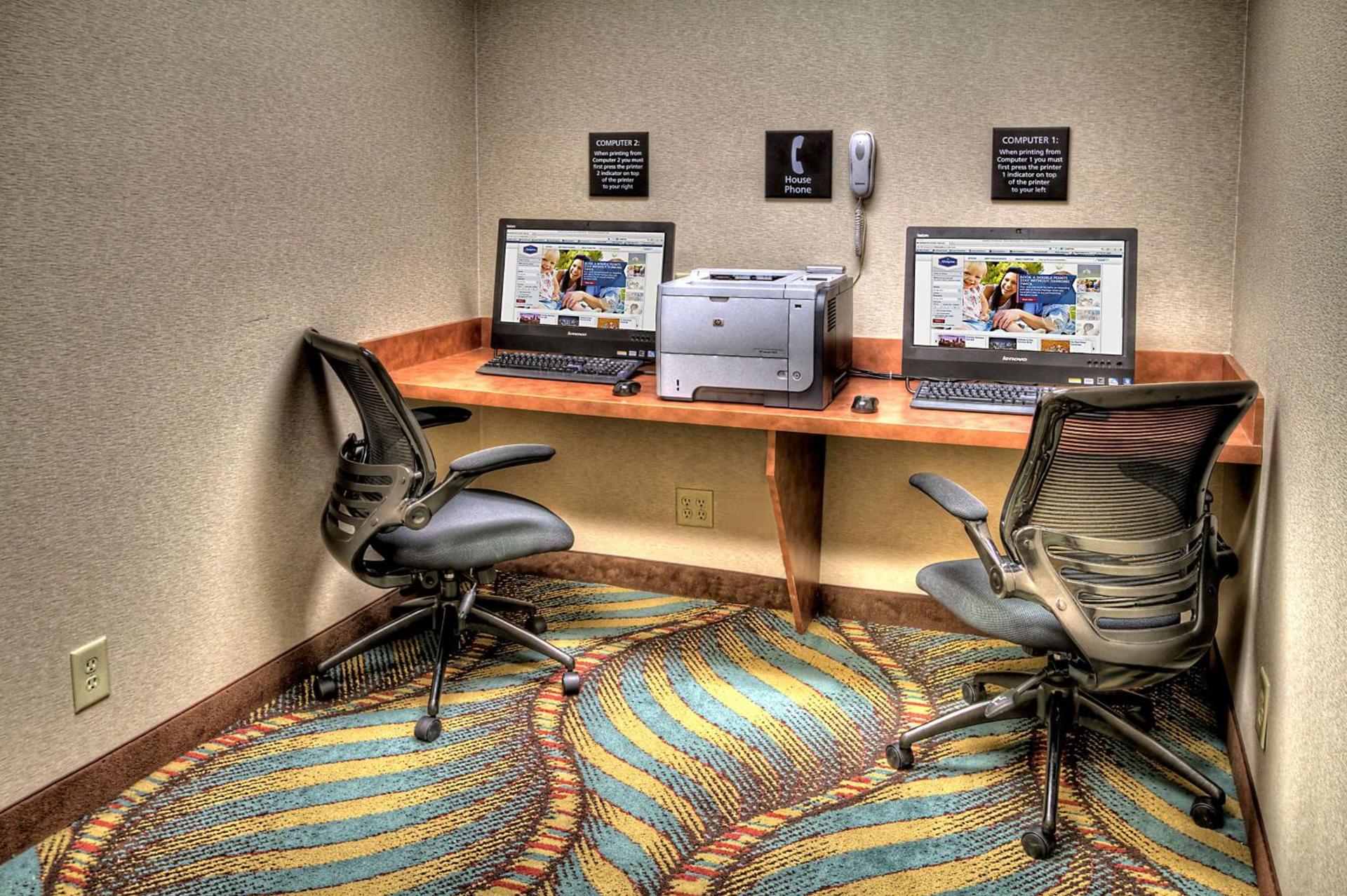 Hampton Inn & Suites Kalamazoo-Oshtemo photo 37