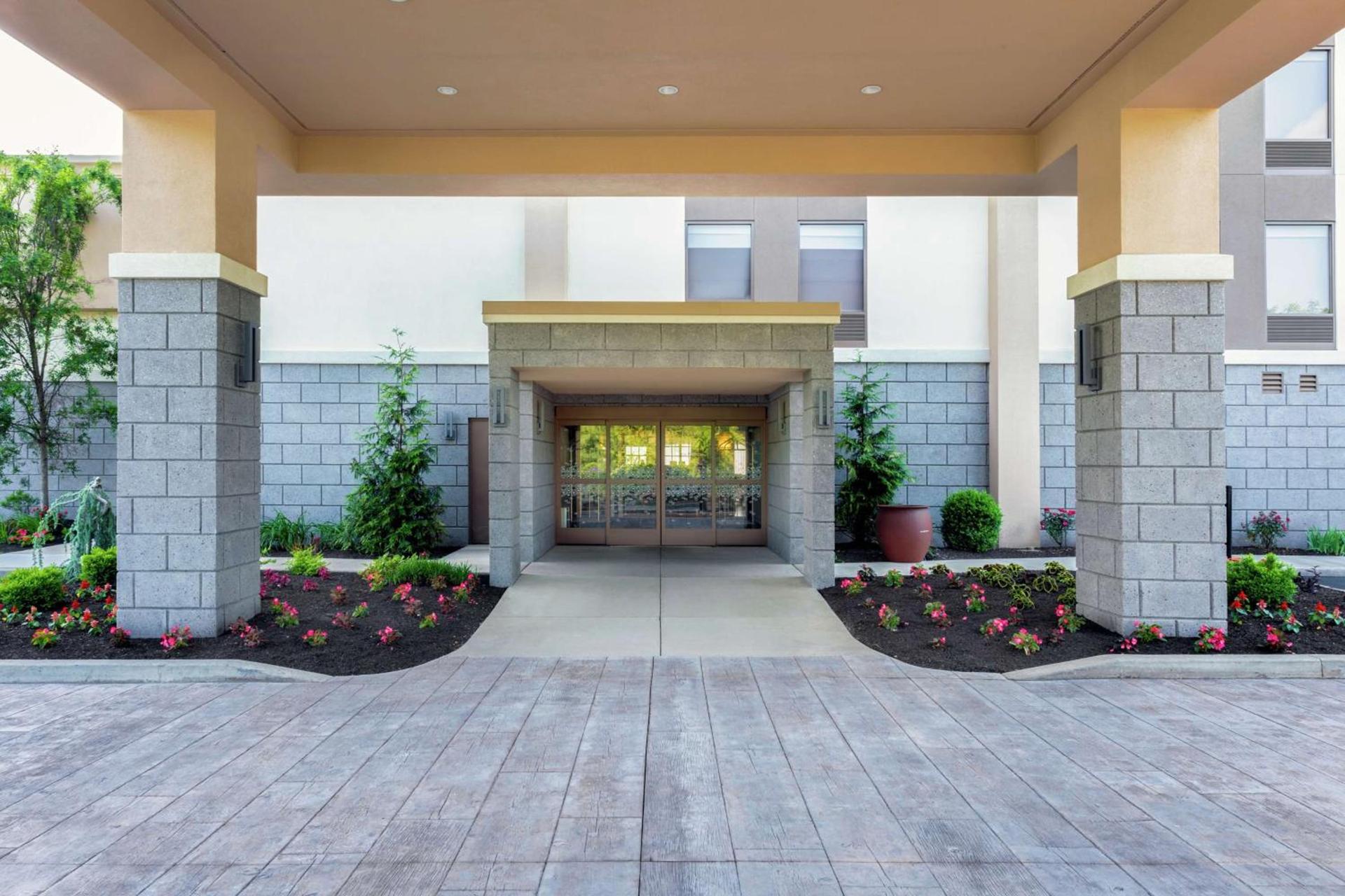 Hampton Inn Bedford photo 4