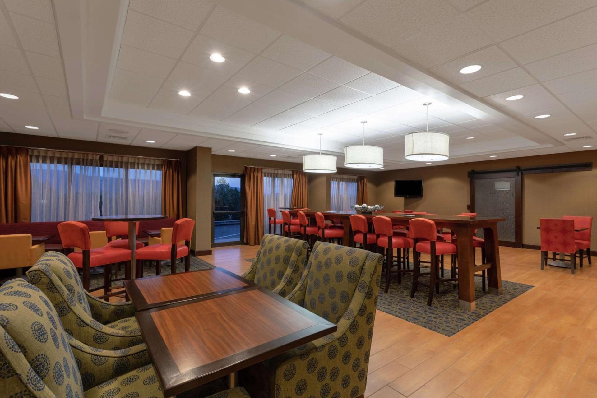 Hampton Inn Bedford photo 6