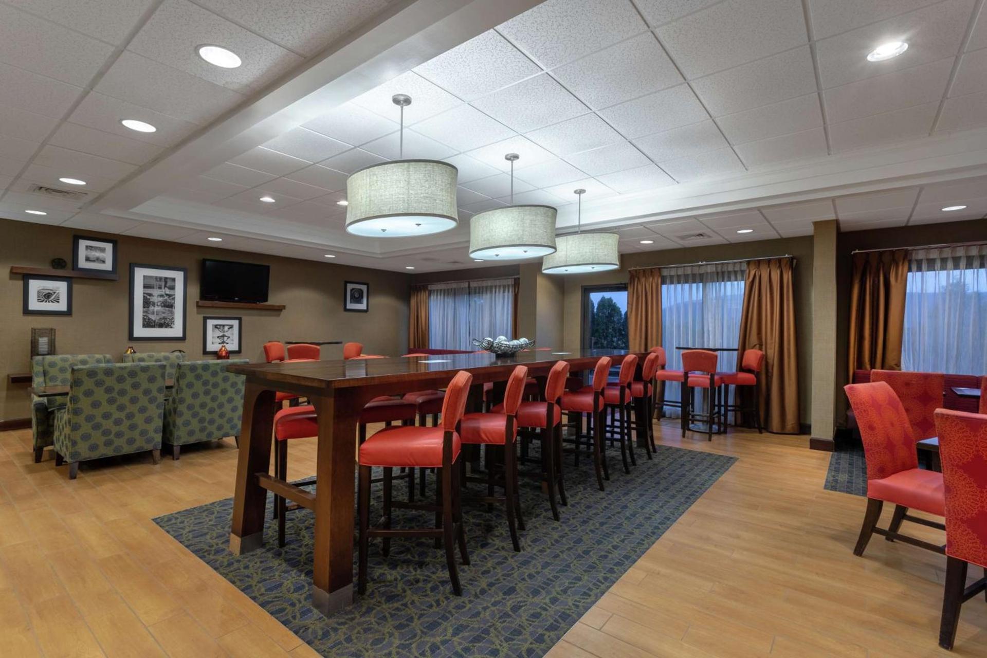 Hampton Inn Bedford photo 7