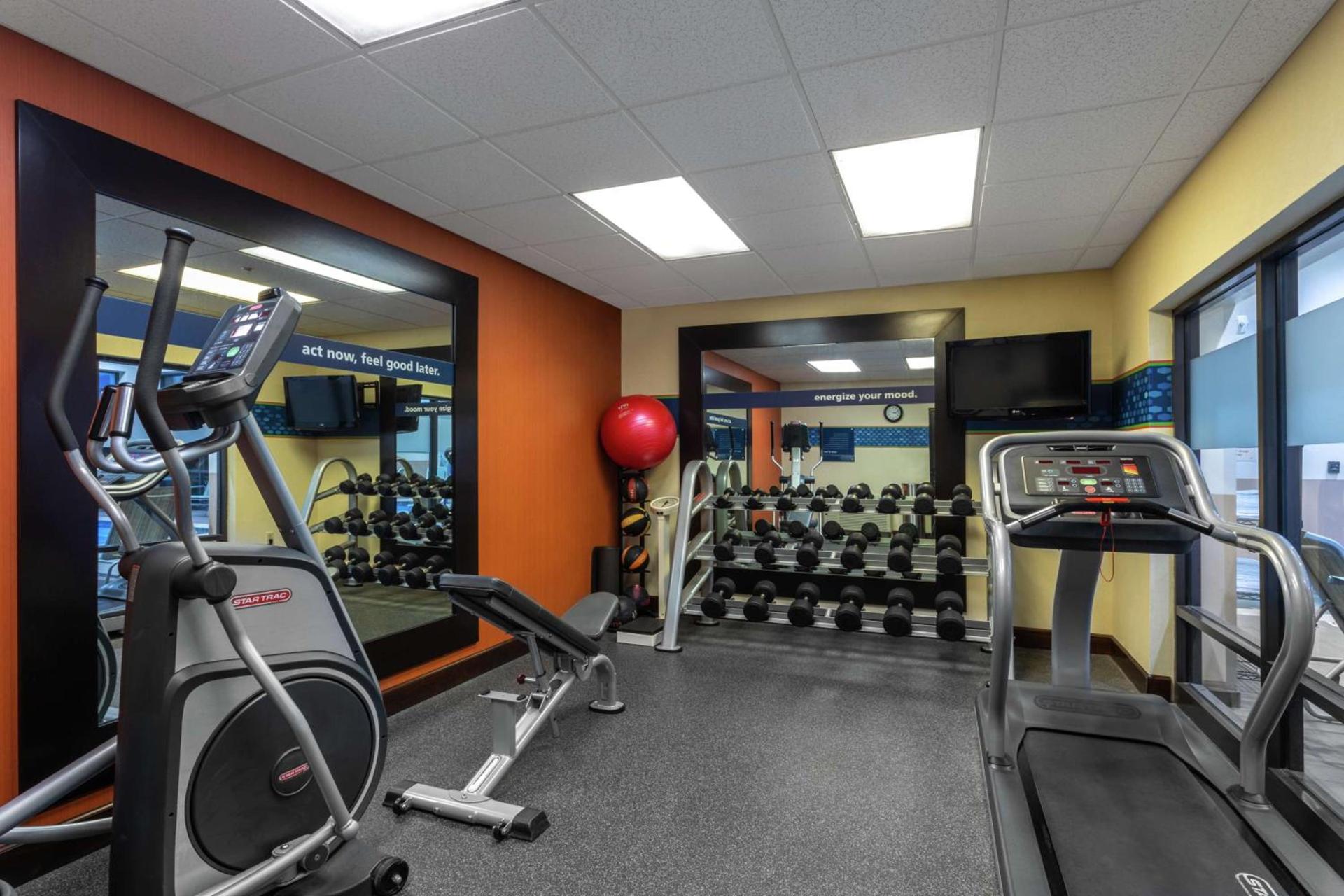 Hampton Inn Bedford photo 12