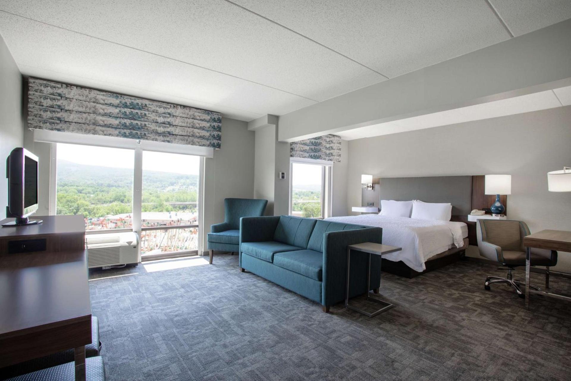 Hampton Inn Bedford photo 19