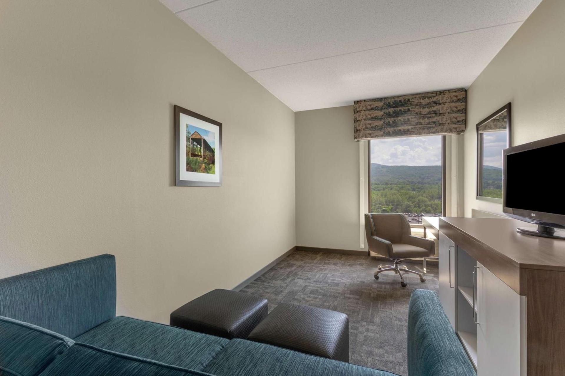 Hampton Inn Bedford photo 22