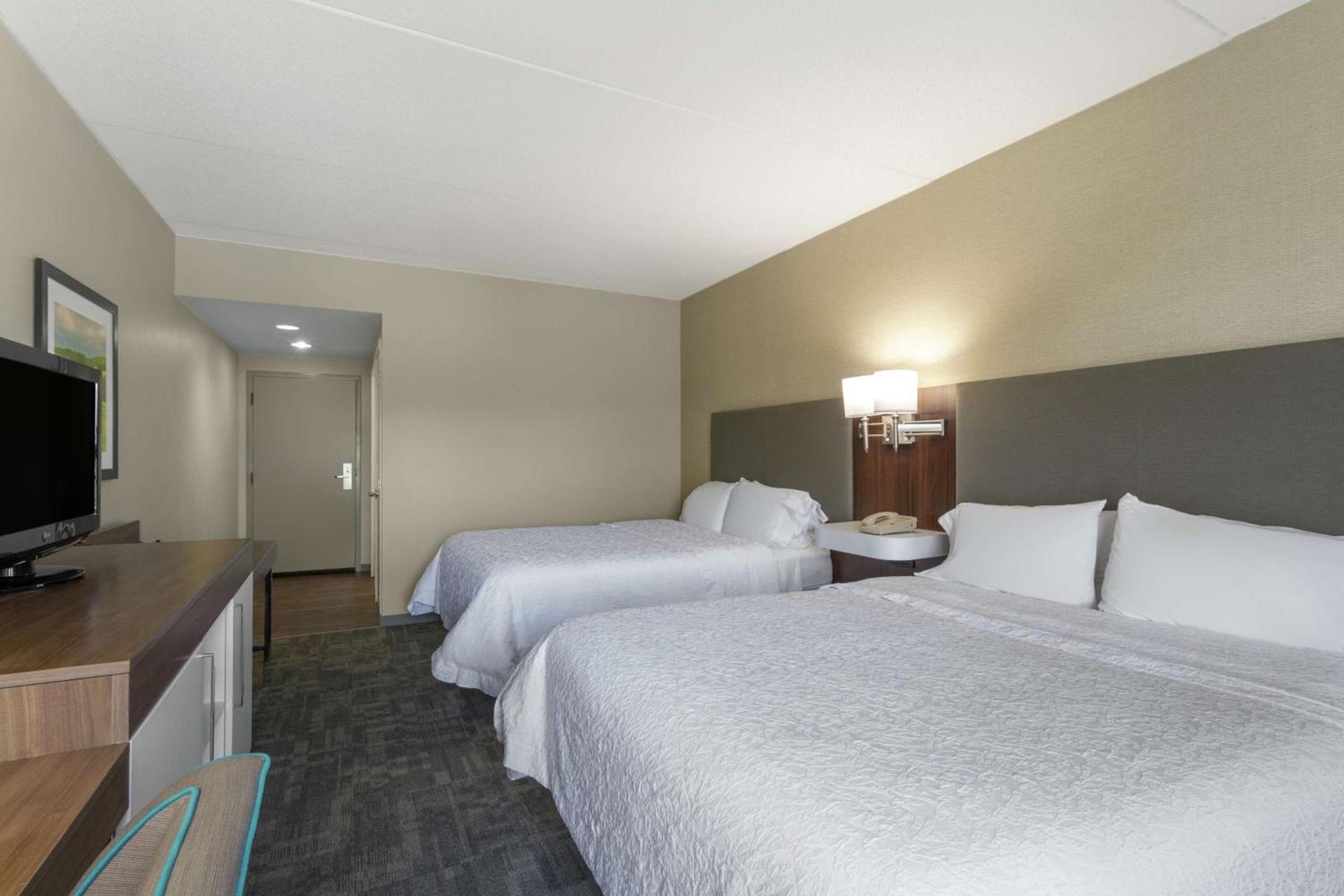 Hampton Inn Bedford photo 26