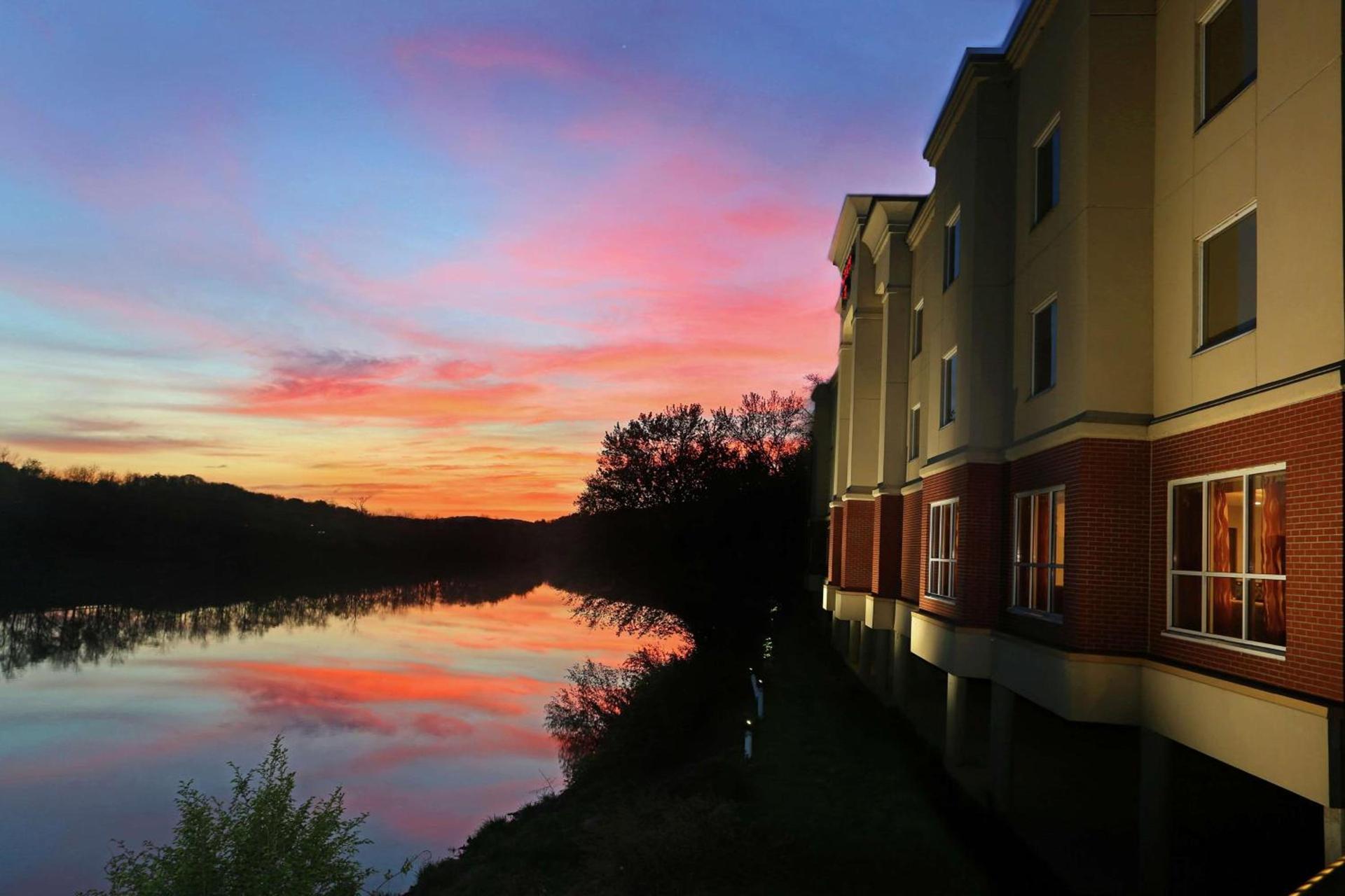 Hampton Inn Owego photo 2
