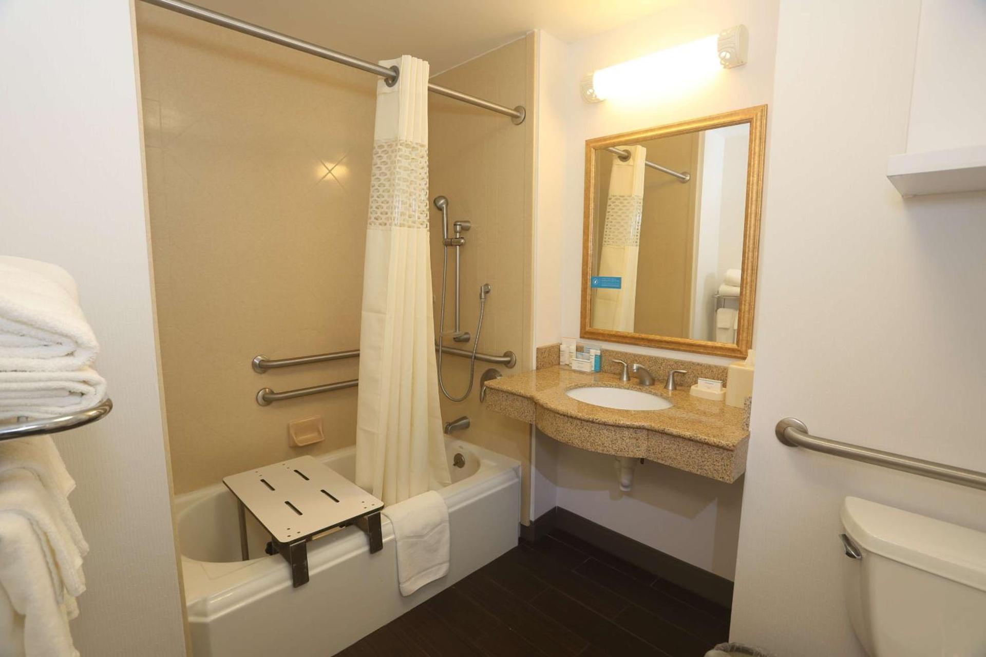 Hampton Inn Owego photo 17