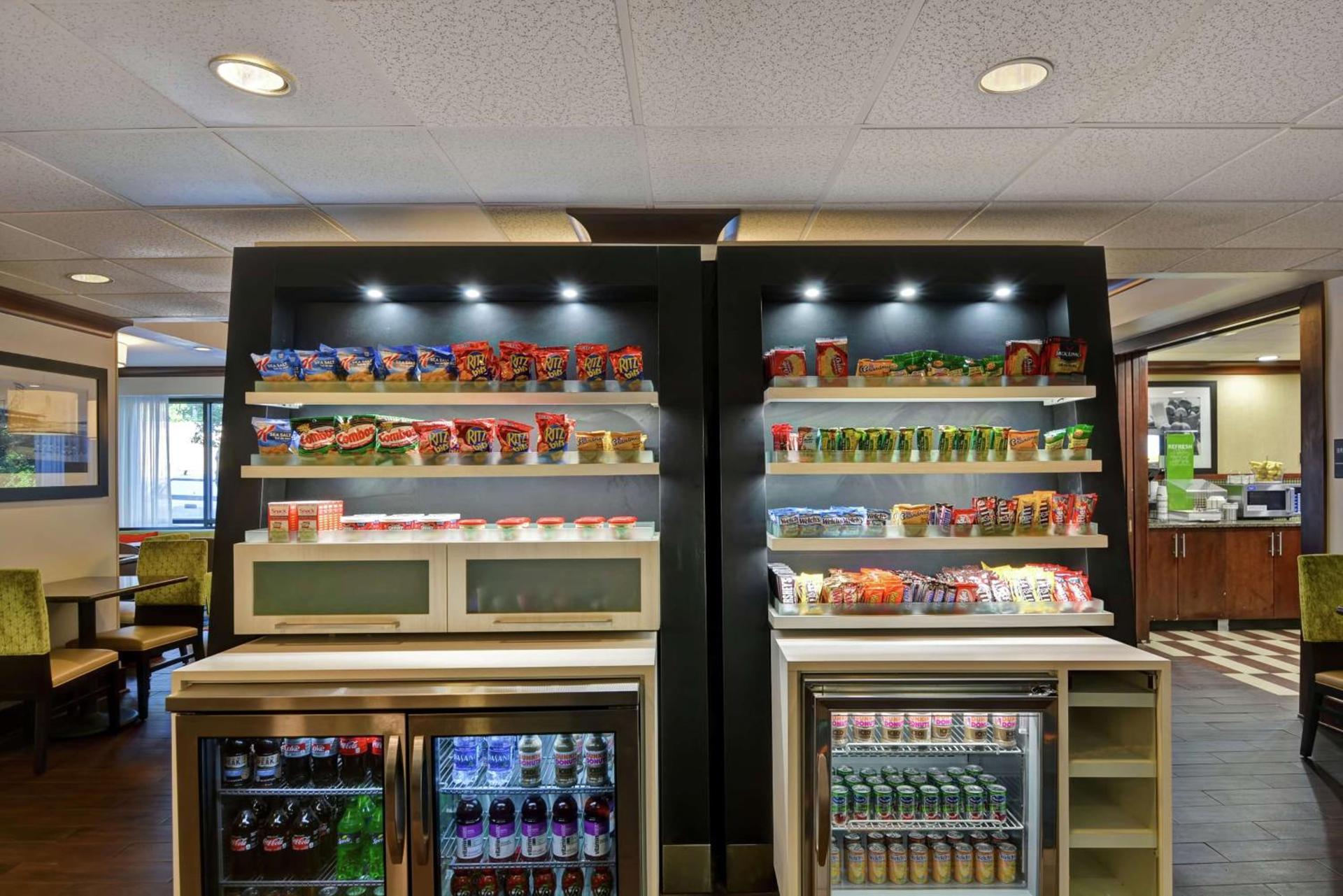 Hampton Inn Birmingham/Mountain Brook photo 21