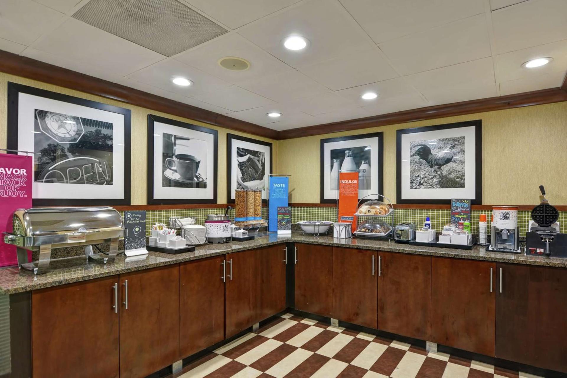 Hampton Inn Birmingham/Mountain Brook photo 22