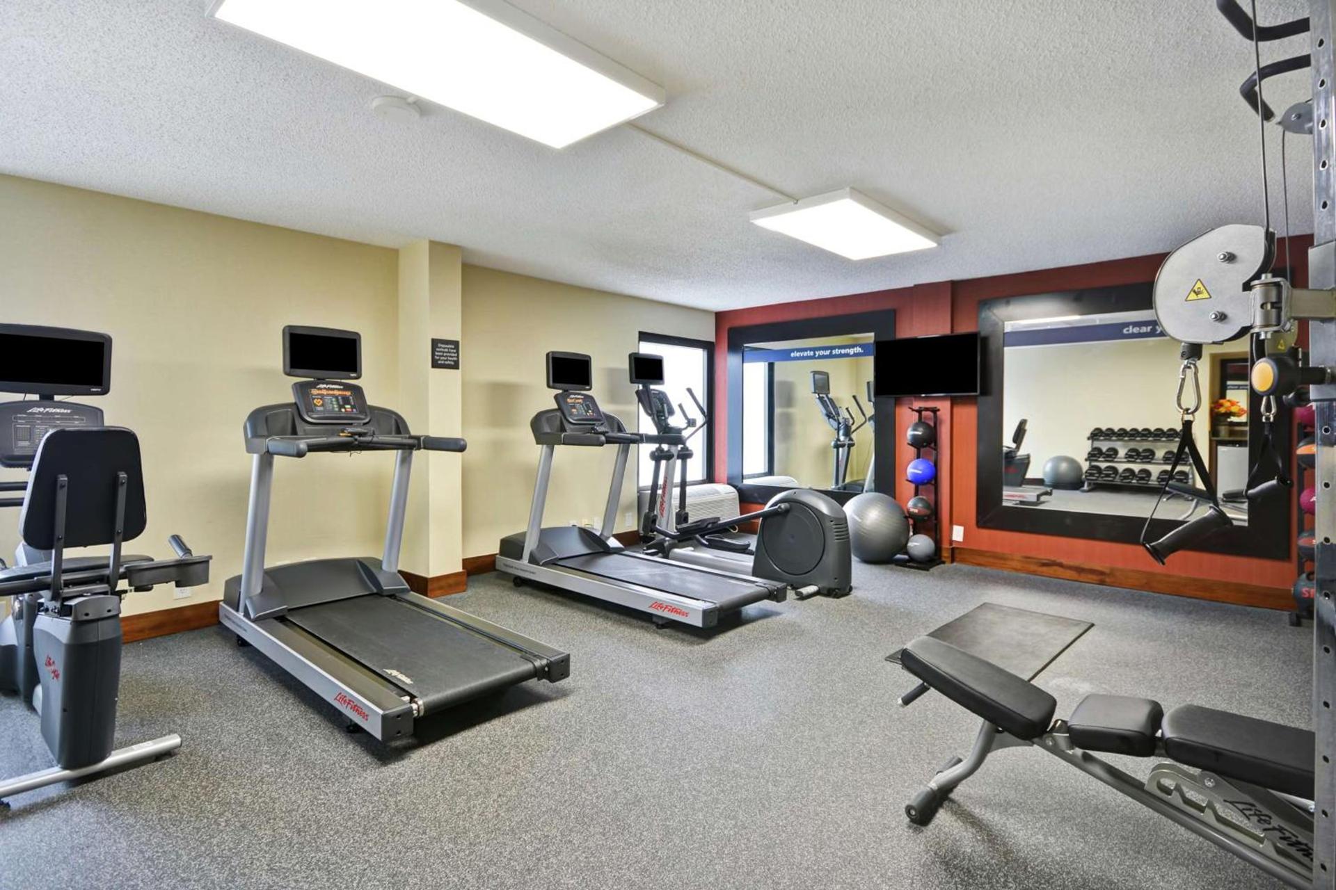Hampton Inn Birmingham/Mountain Brook photo 25