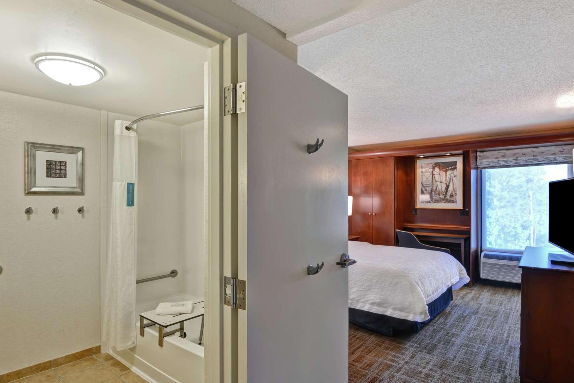 Hampton Inn Birmingham/Mountain Brook photo 31