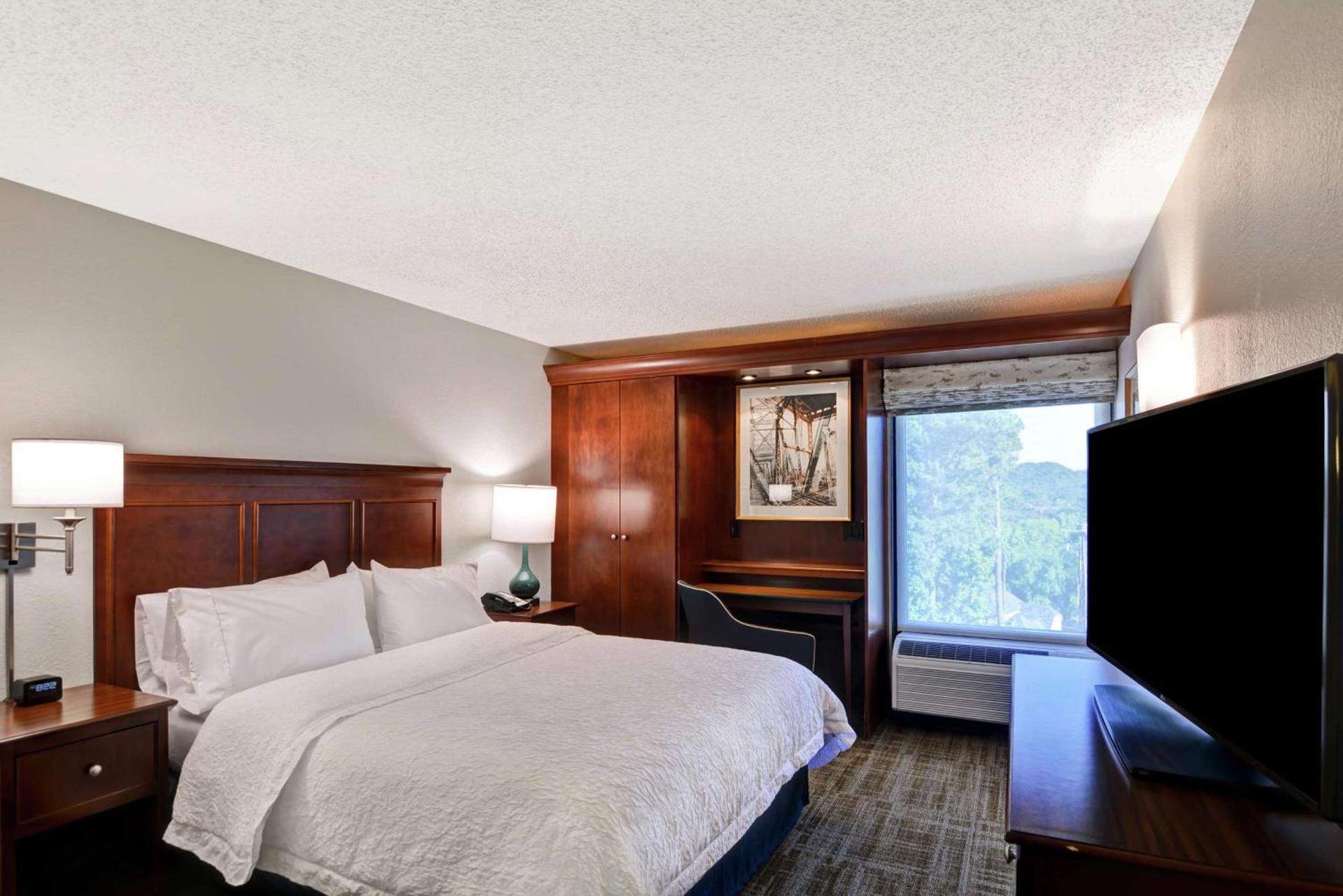 Hampton Inn Birmingham/Mountain Brook photo 34